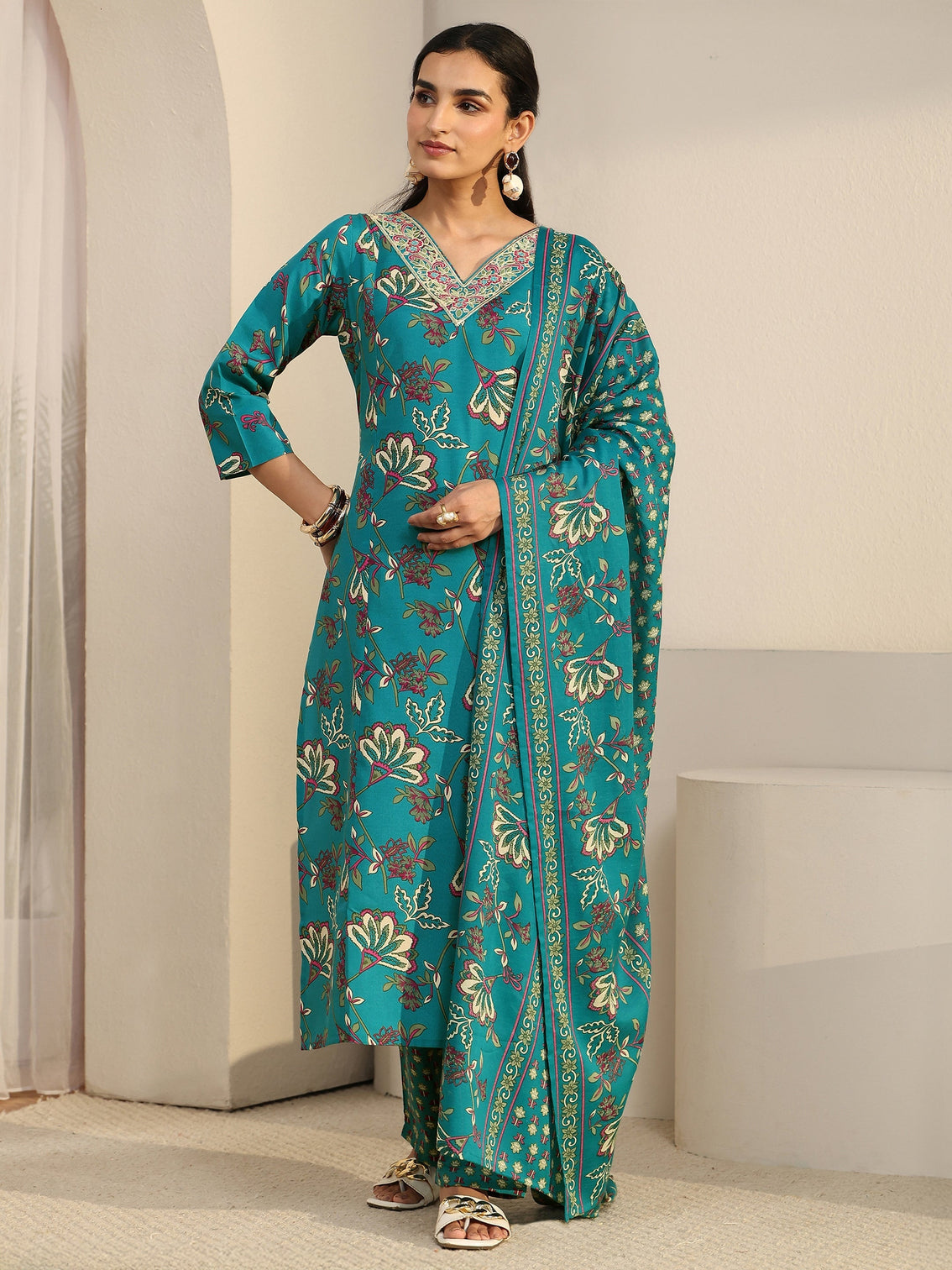 Mameraa Turquoise Blue Floral Printed Straight Suit Set