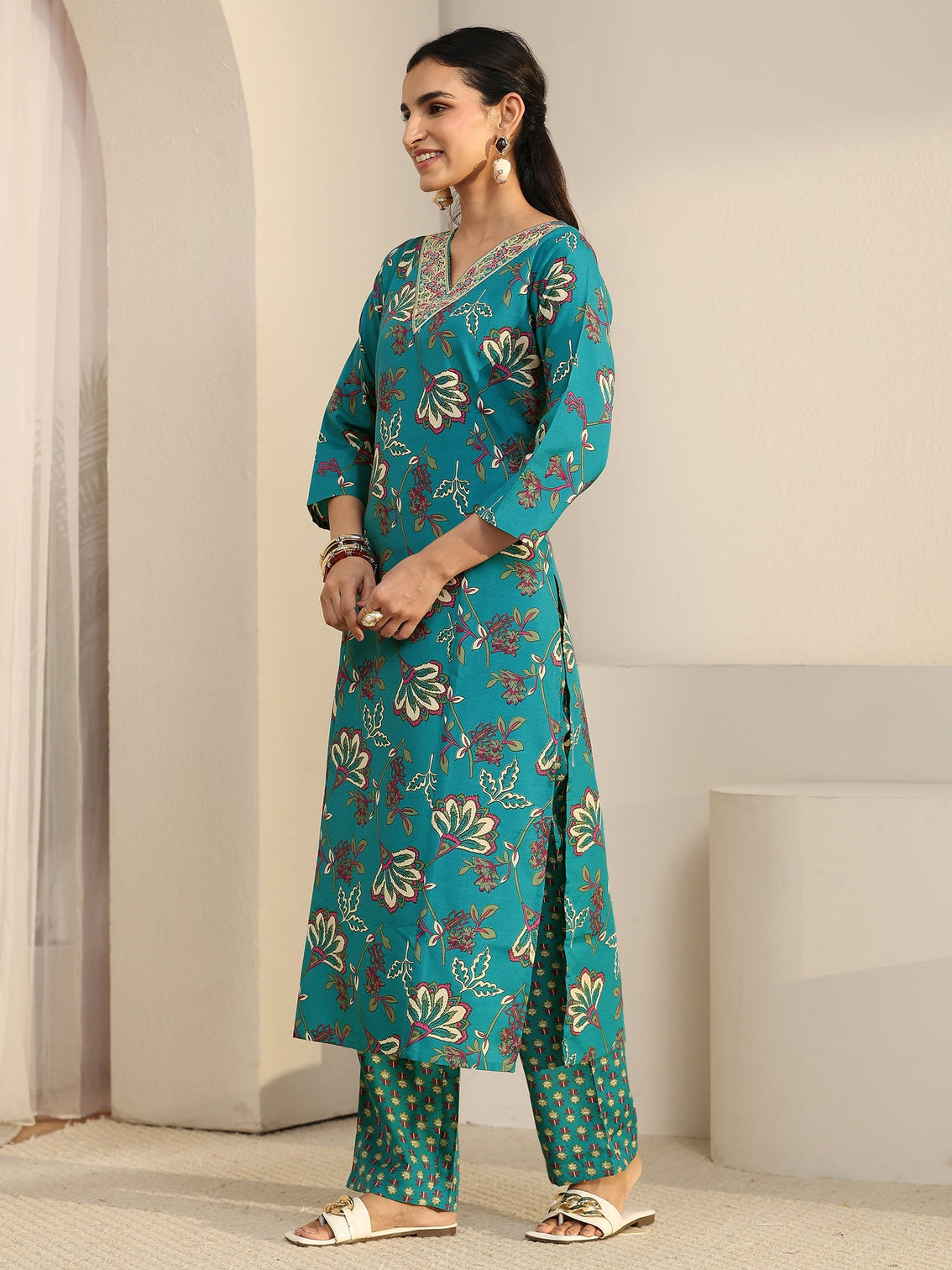 Mameraa Turquoise Blue Floral Printed Straight Suit Set
