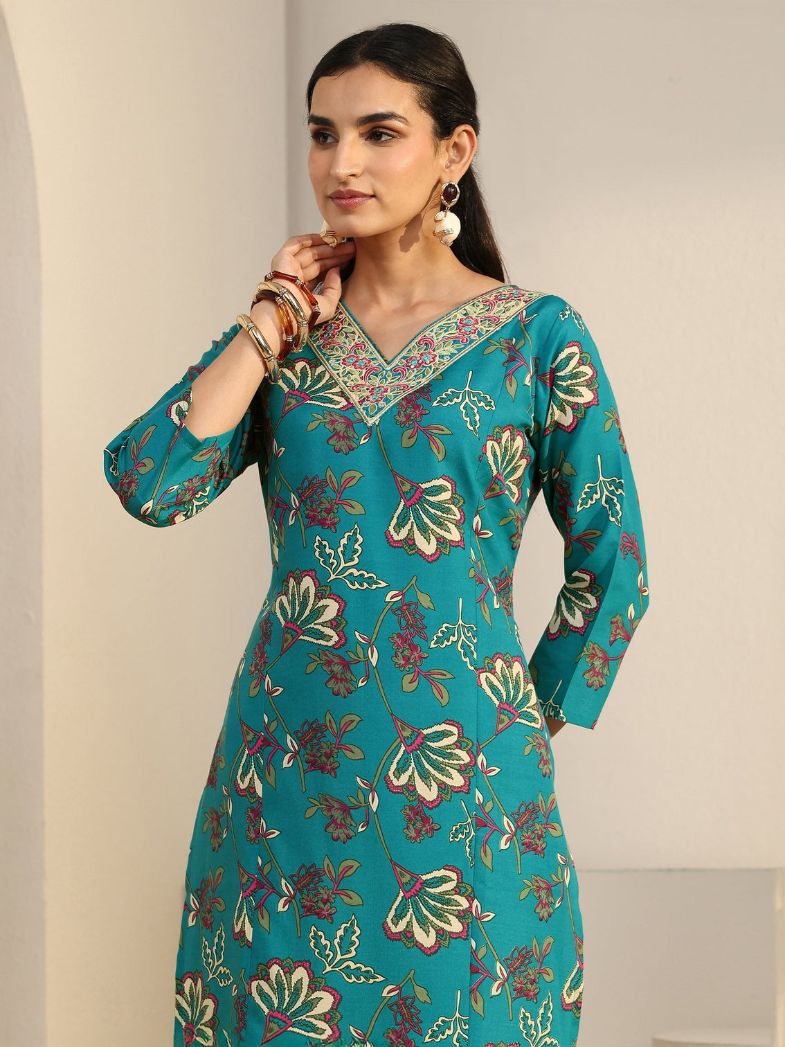 Mameraa Turquoise Blue Floral Printed Straight Suit Set
