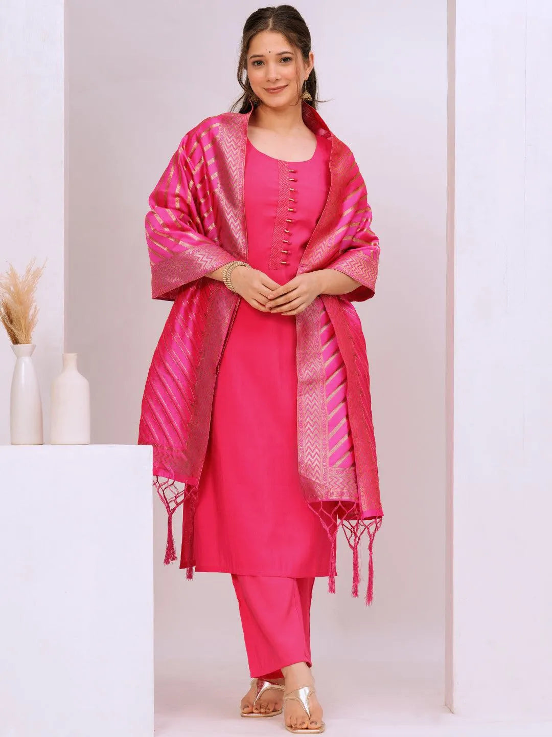 Mameraa Pink Solid Straight Suit With Dupatta