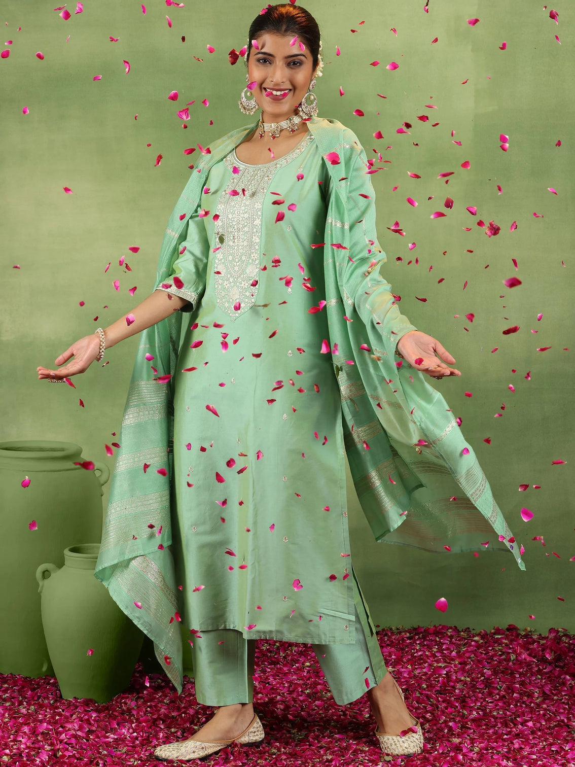 Mameraa Green Embroidered Straight Suit With Dupatta