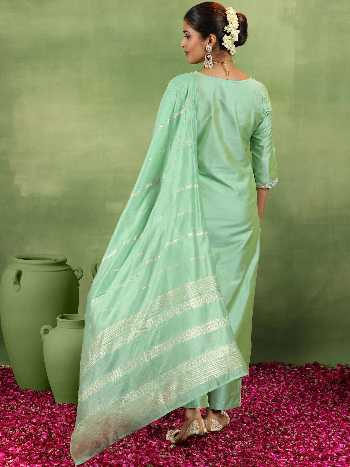 Mameraa Green Embroidered Straight Suit With Dupatta