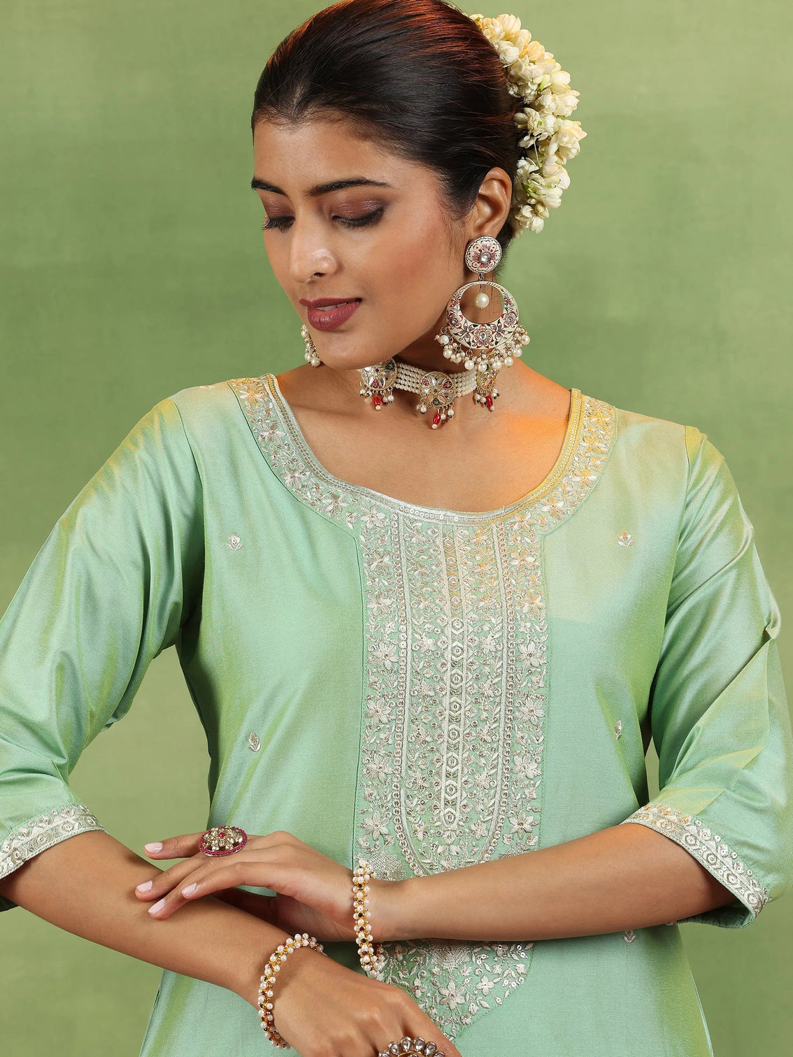 Mameraa Green Embroidered Straight Suit With Dupatta