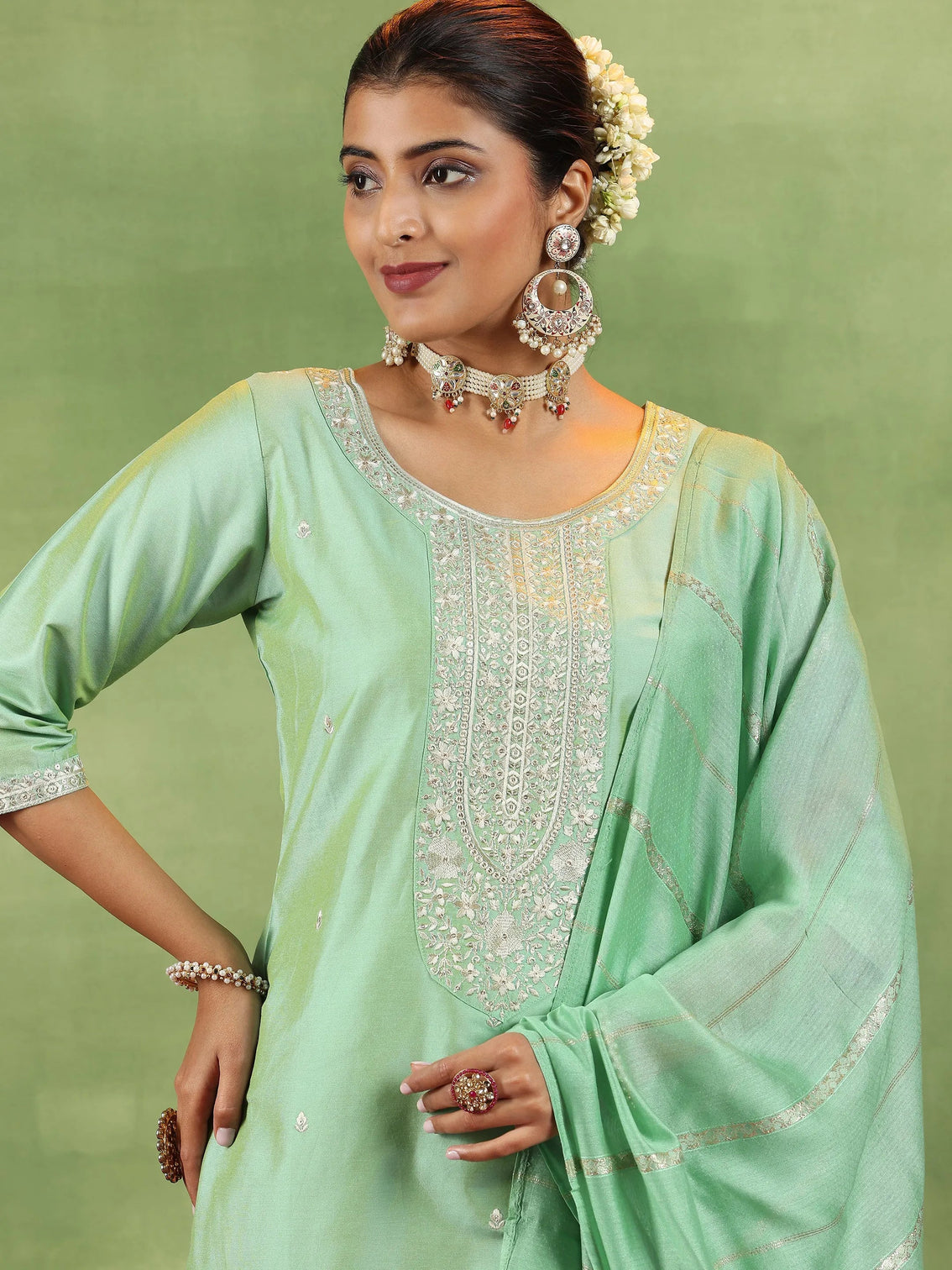 Mameraa Green Embroidered Straight Suit With Dupatta