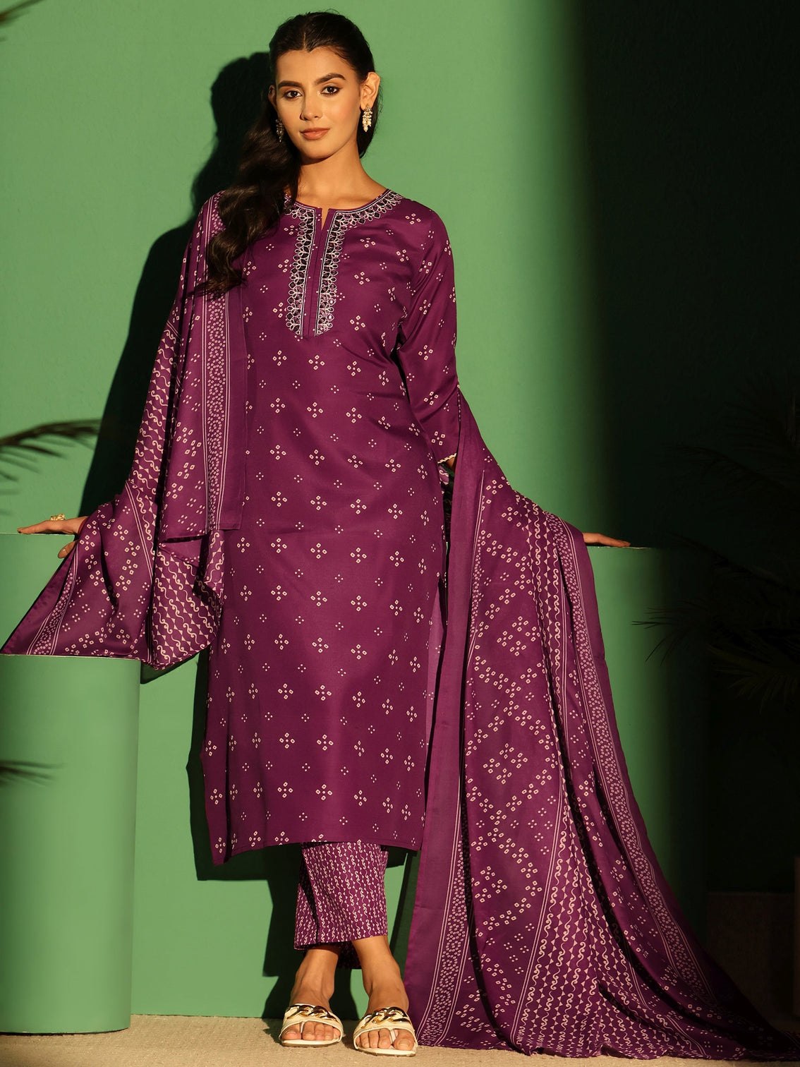 Mameraa Plum Purple Bandhani Printed Straight Suit Set
