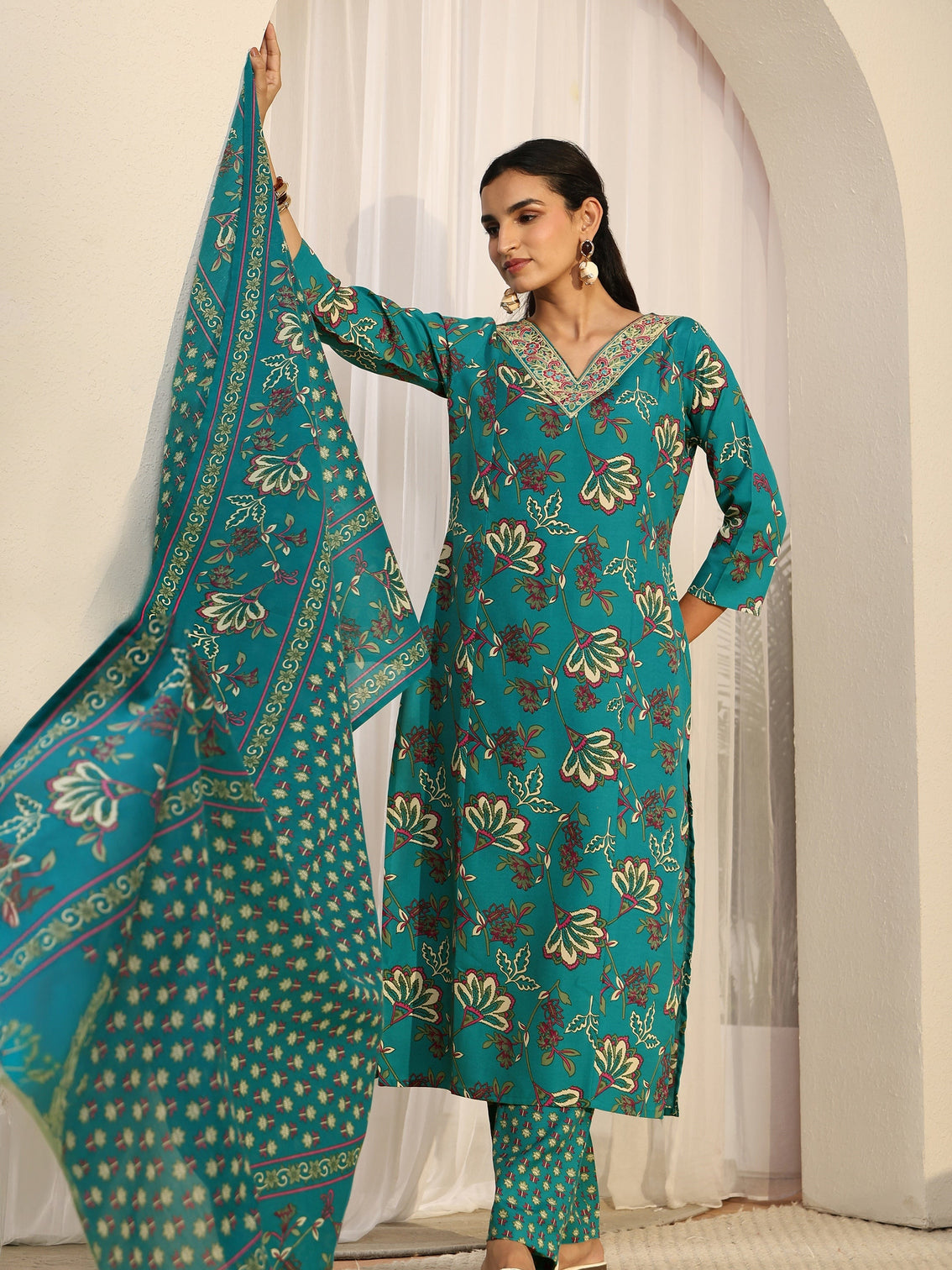 Mameraa Turquoise Blue Floral Printed Straight Suit Set