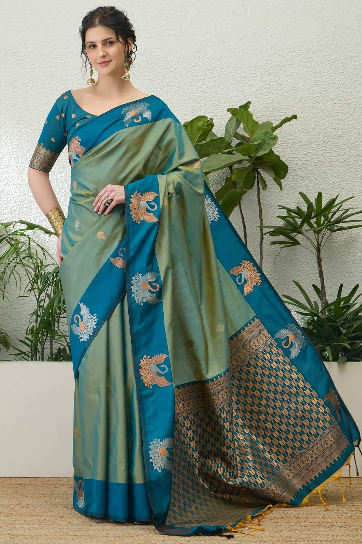 Precious Sea Green Pure Zari Weaving Banarasi Silk Saree With Unequalled Blouse Piece