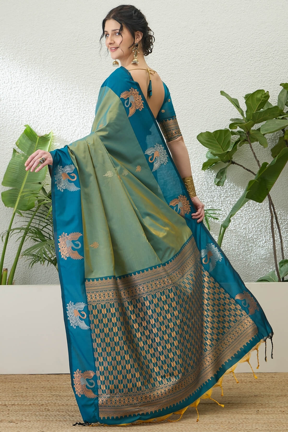 Precious Sea Green Pure Zari Weaving Banarasi Silk Saree With Unequalled Blouse Piece