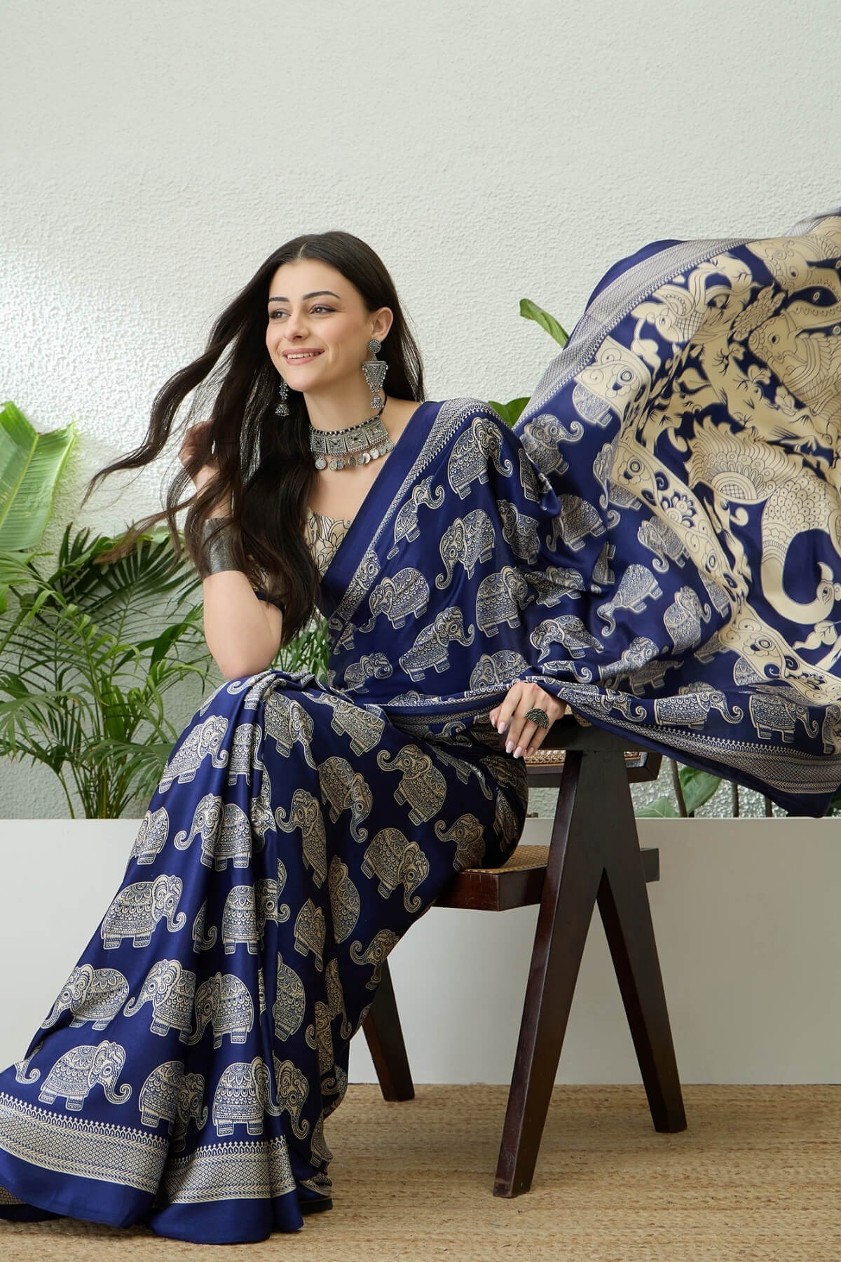 Entrancing Navy Blue Kalamkari Printed Satin Silk Saree With Efflorescence Blouse Piece
