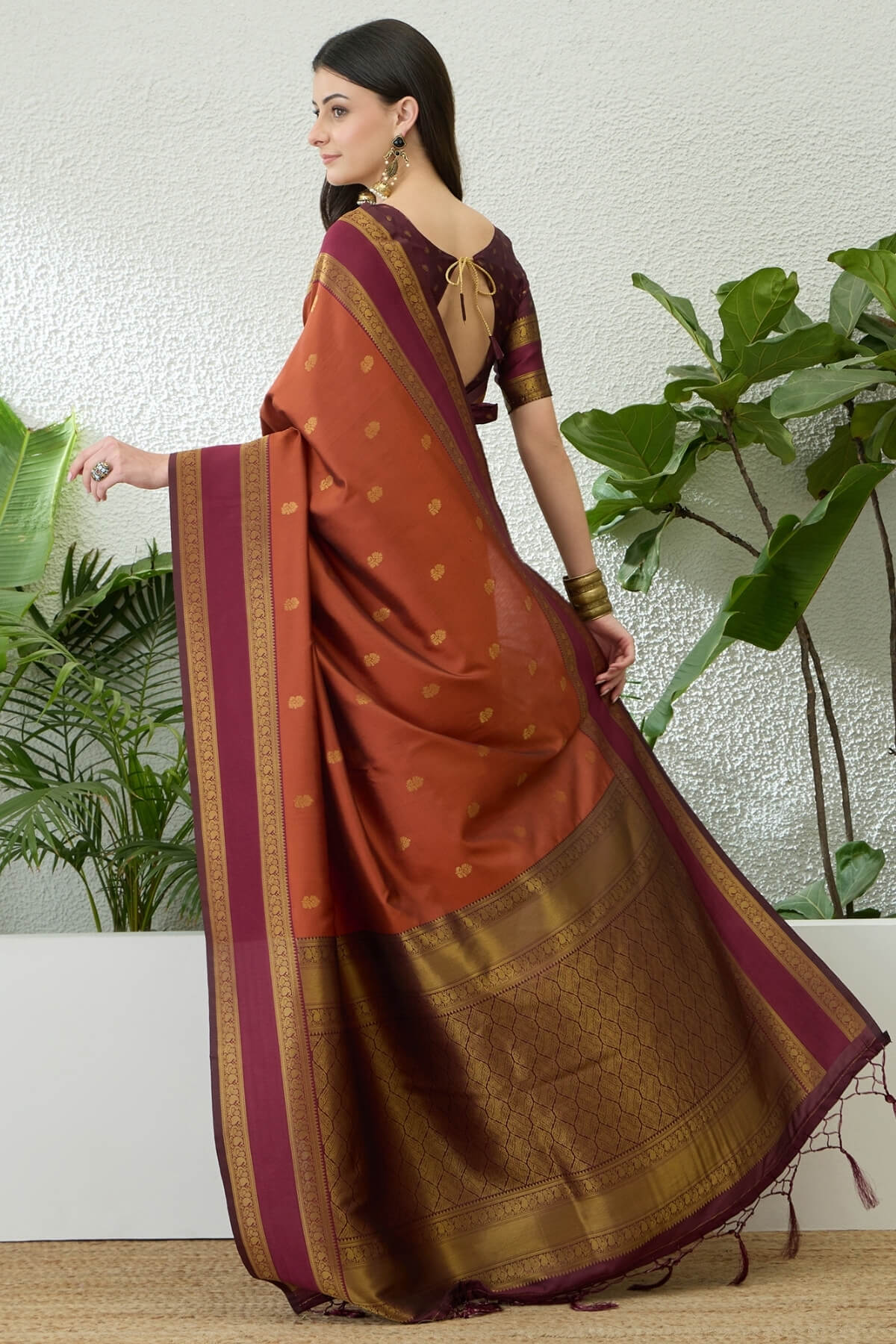 Seraphic Orange Pure Zari Weaving Banarasi Silk Saree With Enamoring Blouse Piece