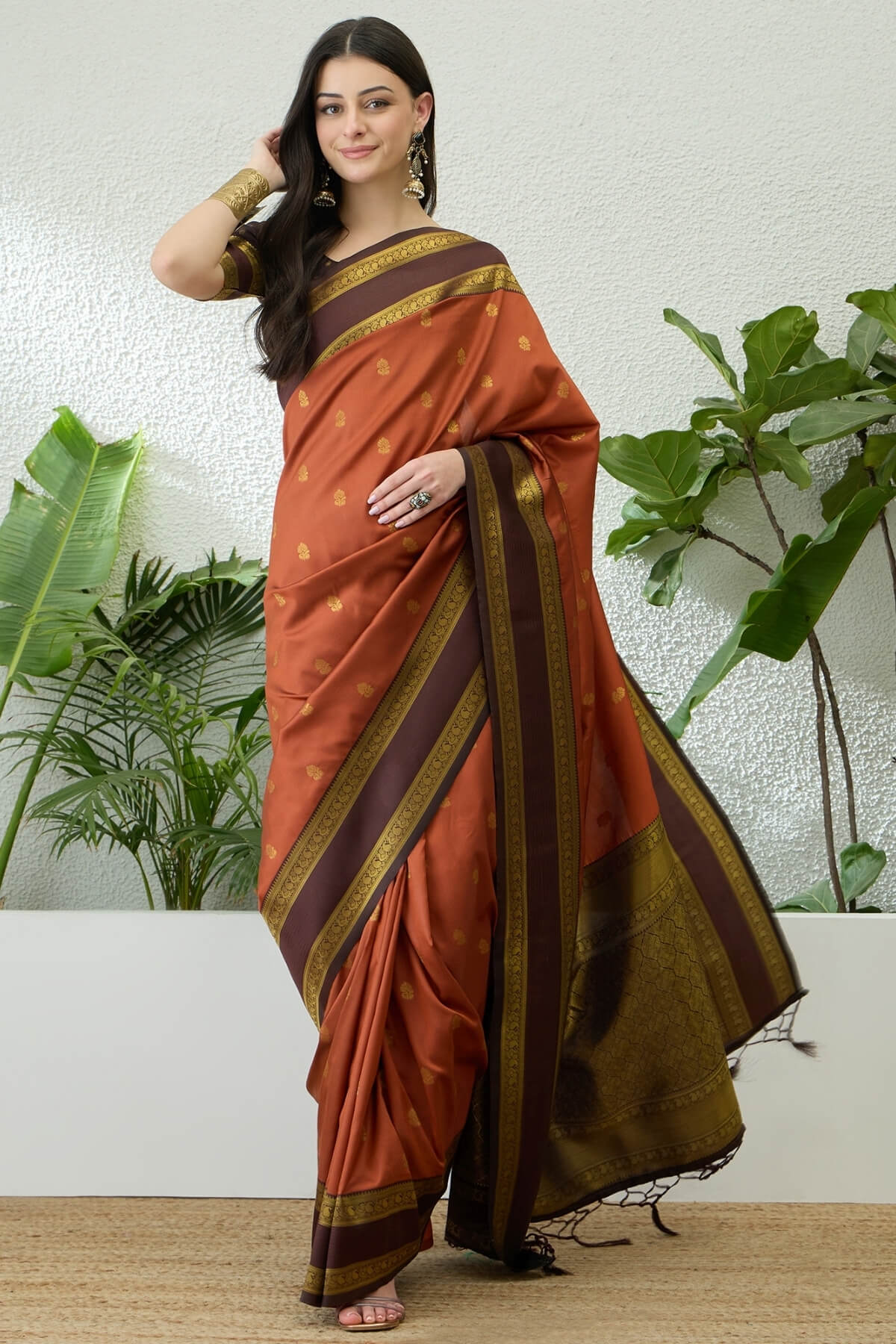 Magnificat Orange Pure Zari Weaving Banarasi Silk Saree With Charismatic Blouse Piece