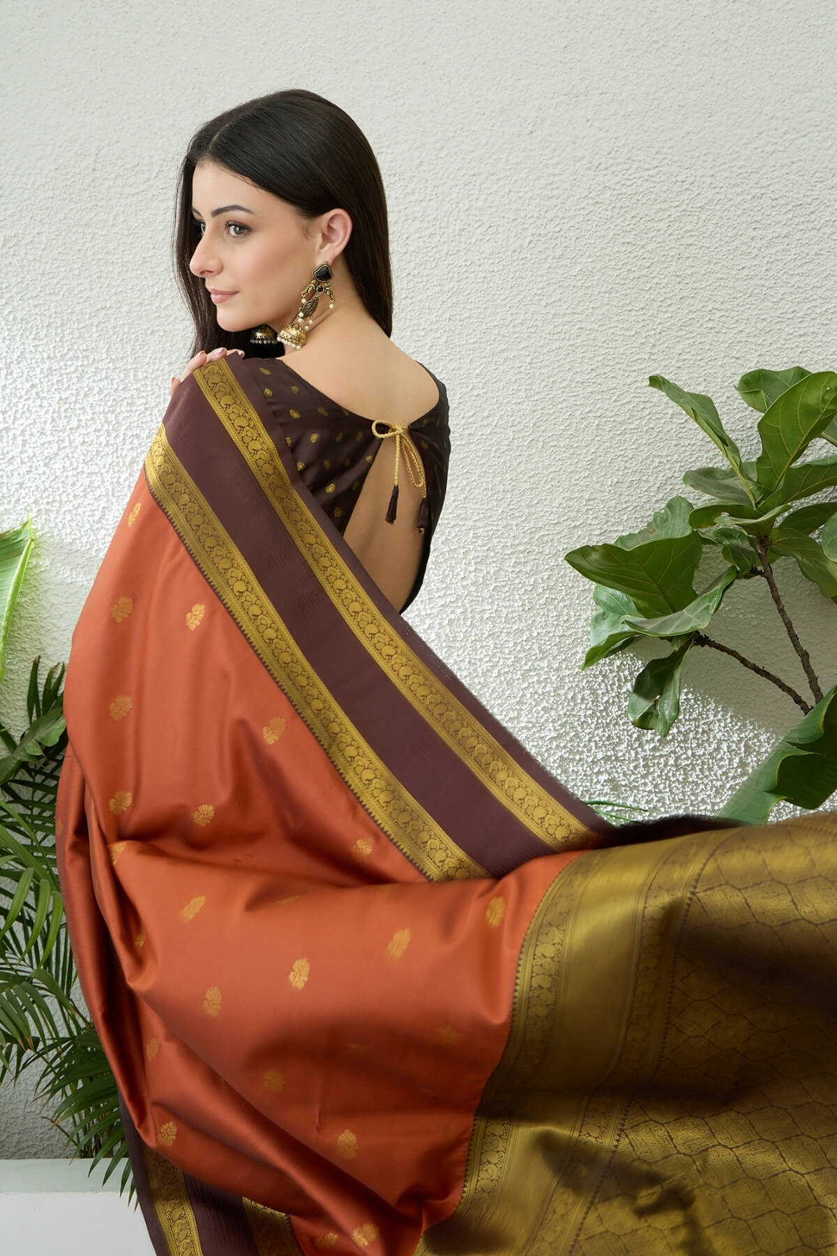 Magnificat Orange Pure Zari Weaving Banarasi Silk Saree With Charismatic Blouse Piece