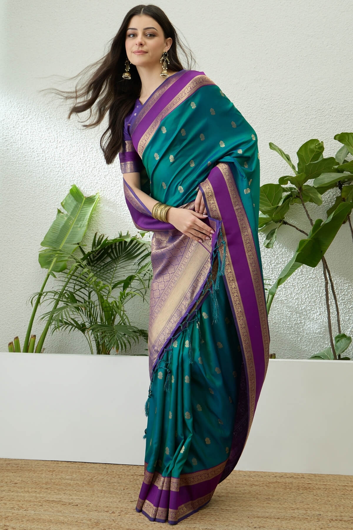 Jubilant Rama Pure Zari Weaving Banarasi Silk Saree With Desultory Blouse Piece