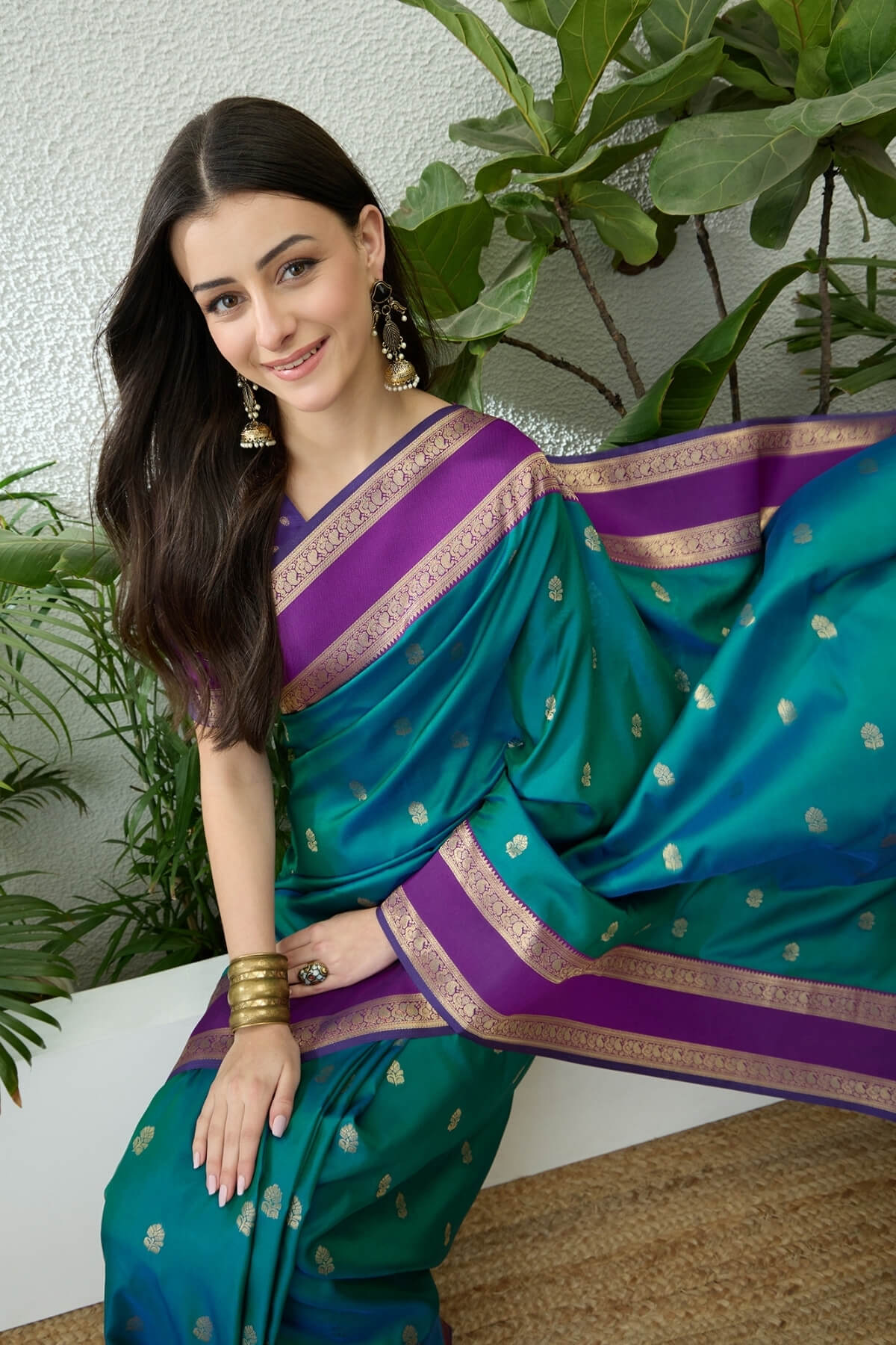 Jubilant Rama Pure Zari Weaving Banarasi Silk Saree With Desultory Blouse Piece