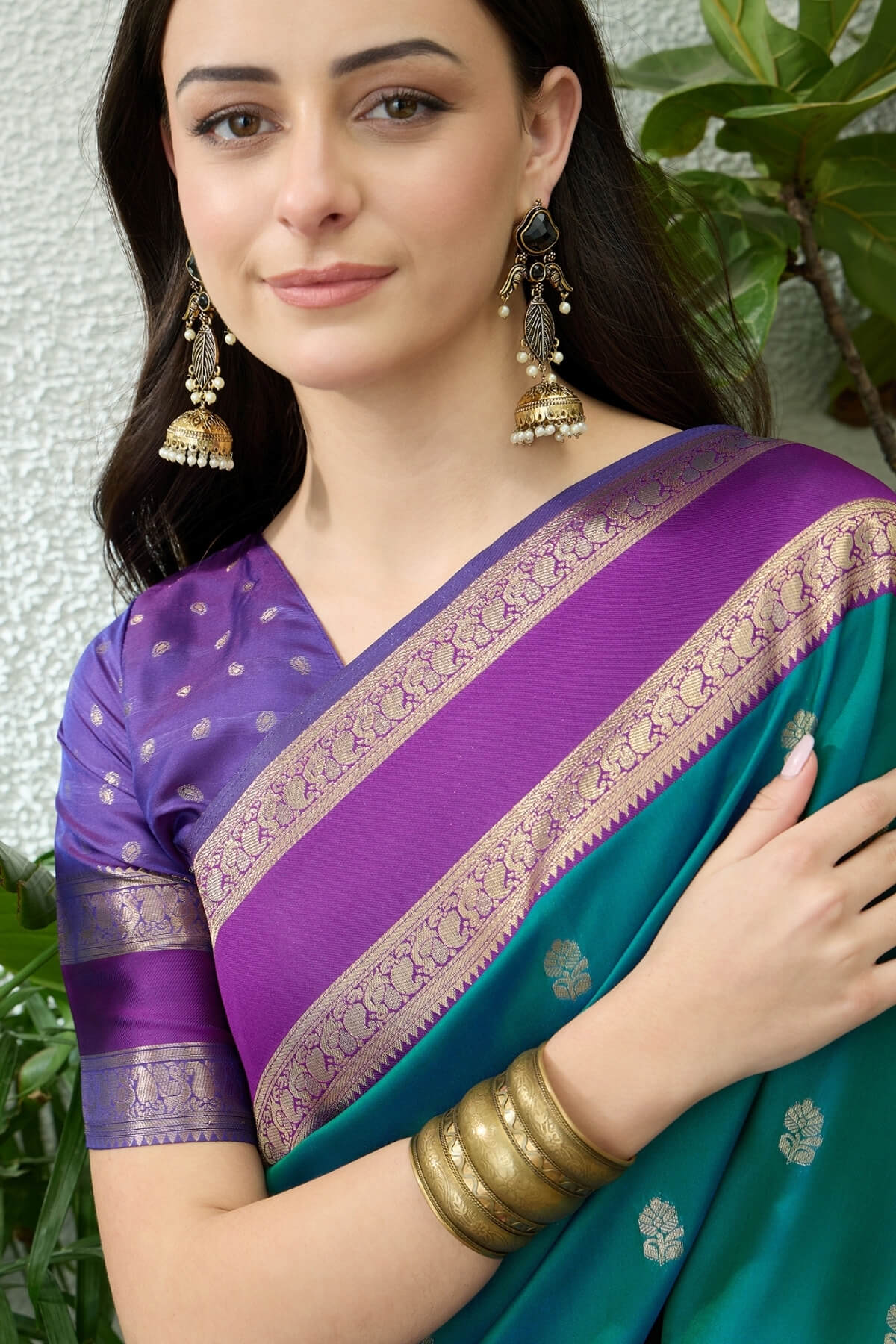 Jubilant Rama Pure Zari Weaving Banarasi Silk Saree With Desultory Blouse Piece