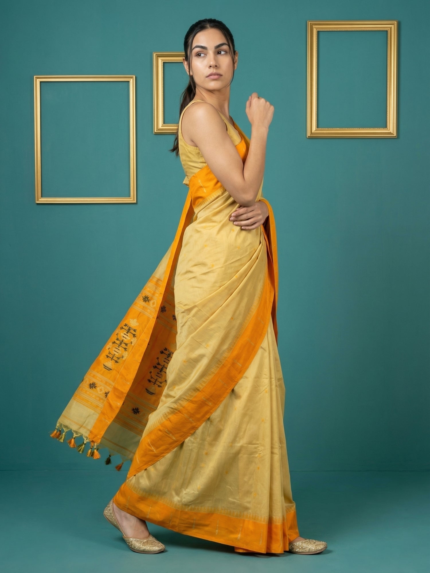 Orange Handloom Soft Silk Saree with Zari Weaving, Contrast Muniya Border  Traditional Pallu – Rich Look Silk Saree with Blouse Piece