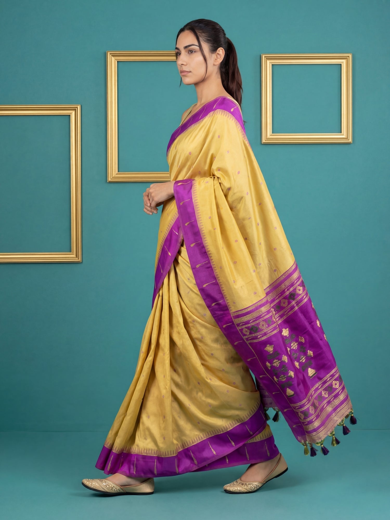 Purple Handloom Soft Silk Saree with Zari Weaving, Contrast Muniya Border  Traditional Pallu – Rich Look Silk Saree with Blouse Piece