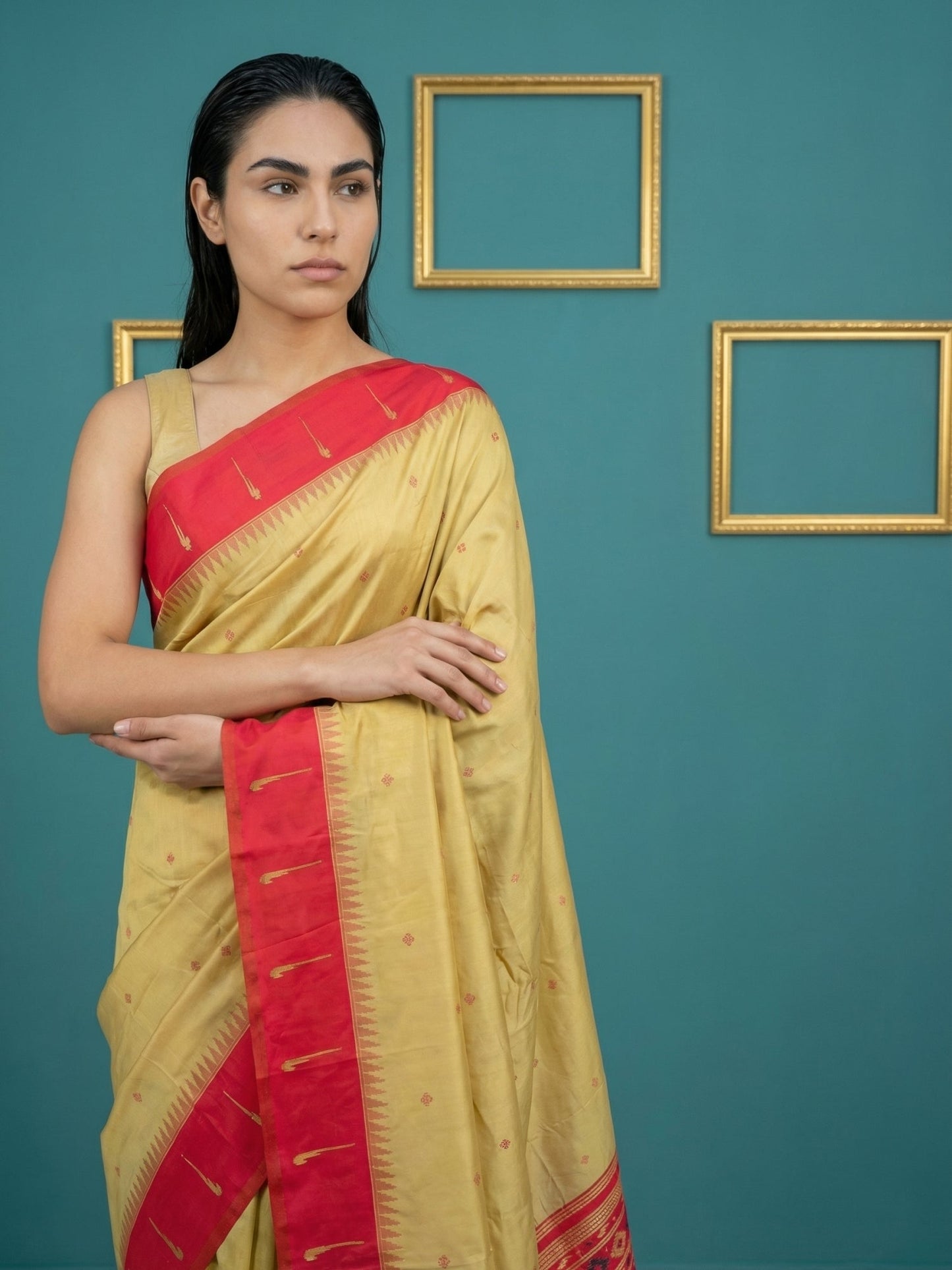Red Handloom Soft Silk Saree with Zari Weaving, Contrast Muniya Border  Traditional Pallu – Rich Look Silk Saree with Blouse Piece