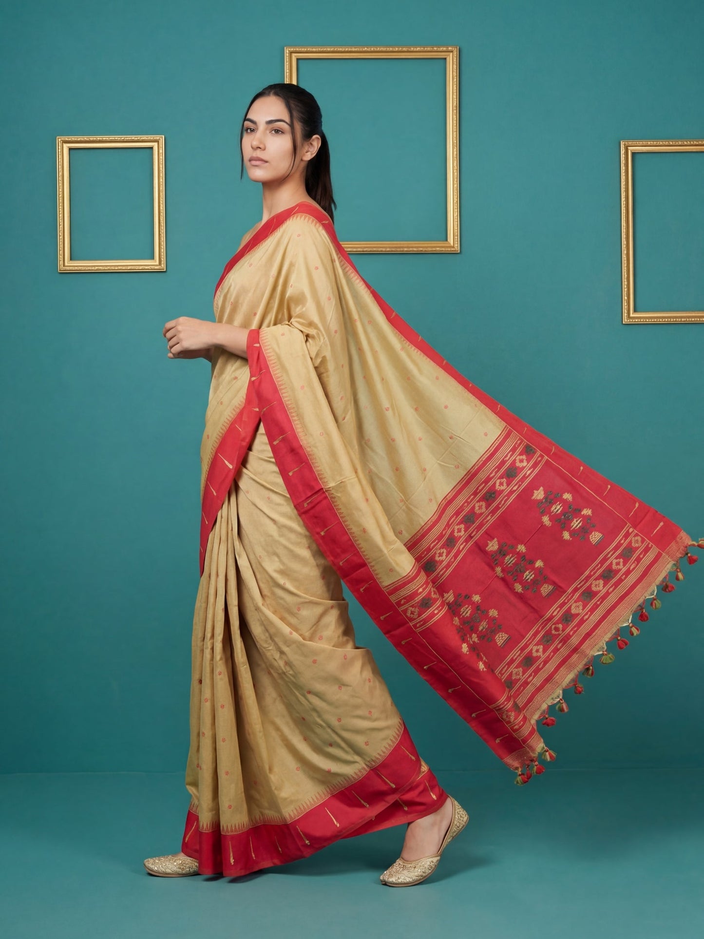 Red Handloom Soft Silk Saree with Zari Weaving, Contrast Muniya Border  Traditional Pallu – Rich Look Silk Saree with Blouse Piece