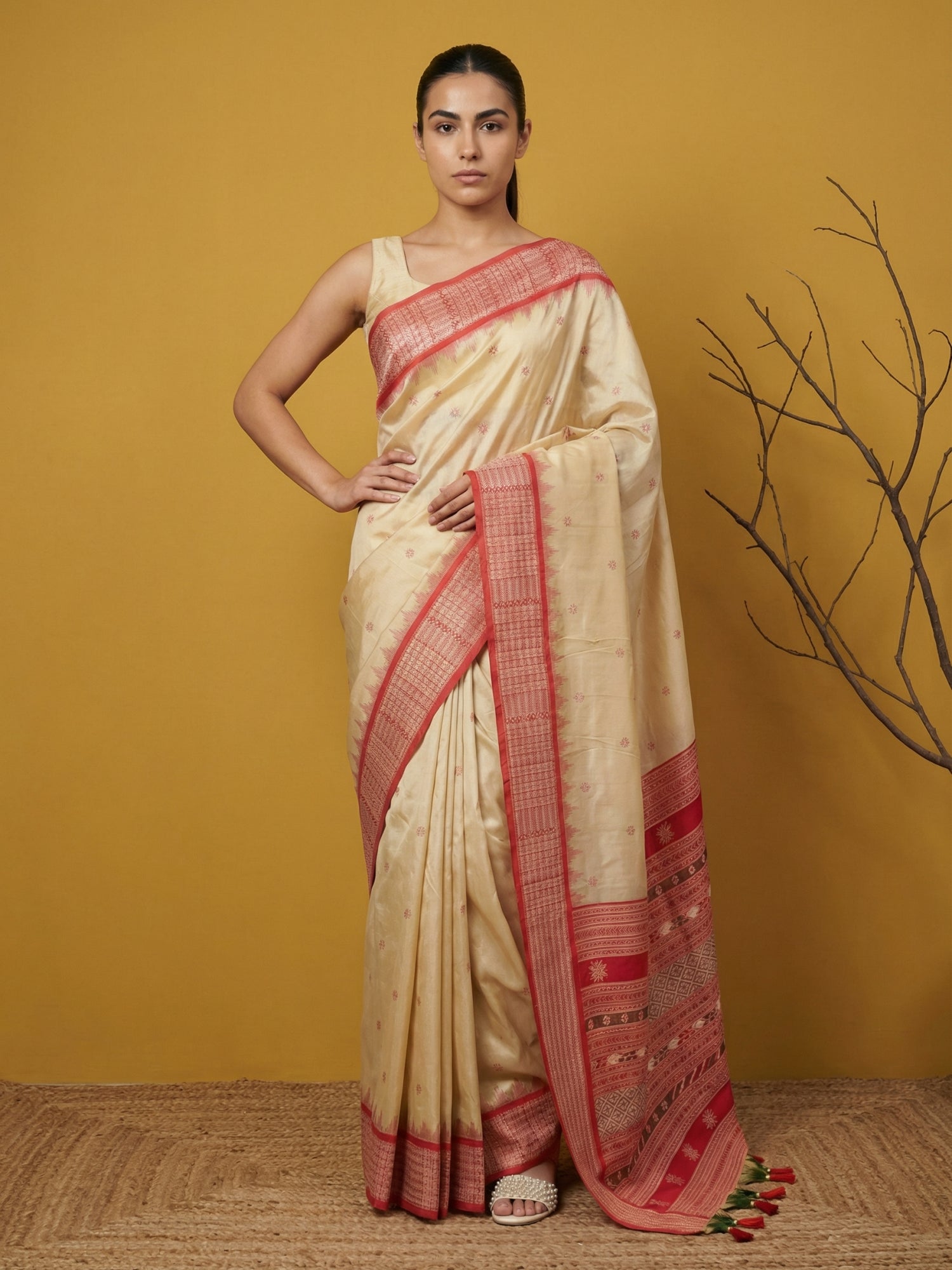 Handloom Soft Silk Saree with Zari Woven Motifs Contrast Traditional Border and Rich Pallu