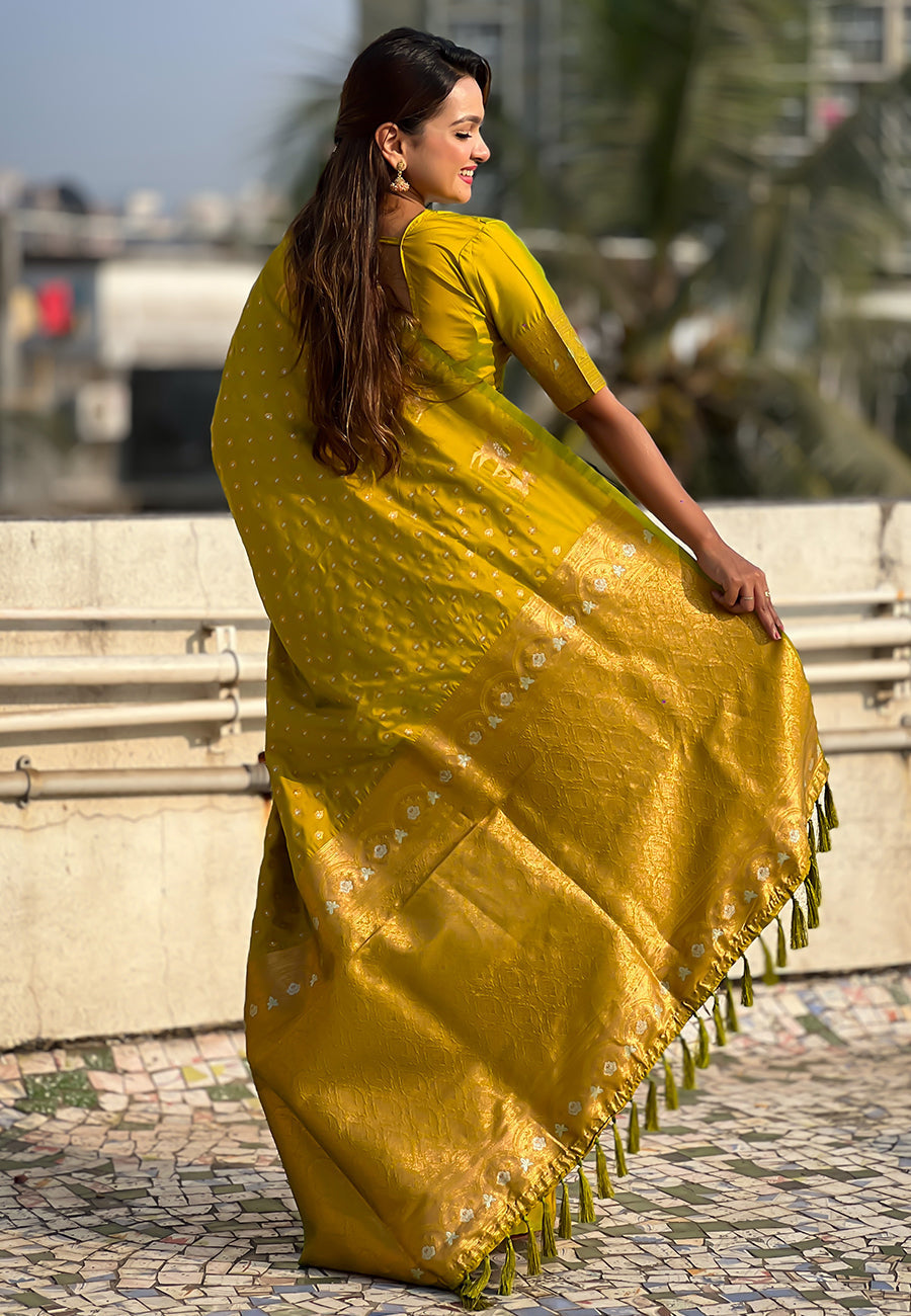 Mehendi green soft silk dual zari woven saree with deer border
