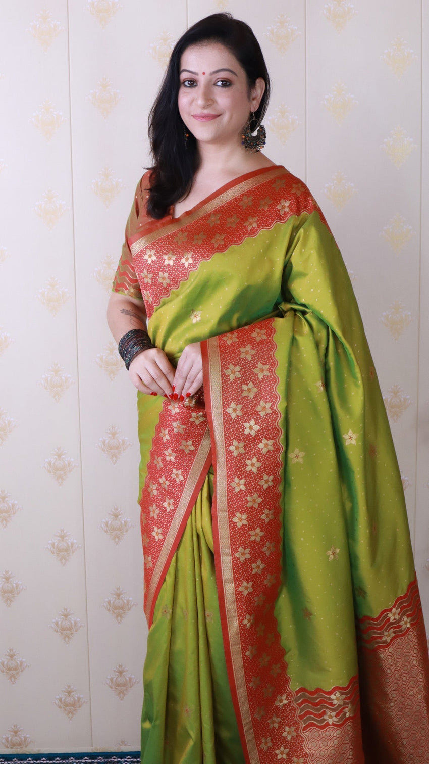 Mehendi green soft silk banarasi wavy unique zari woven saree