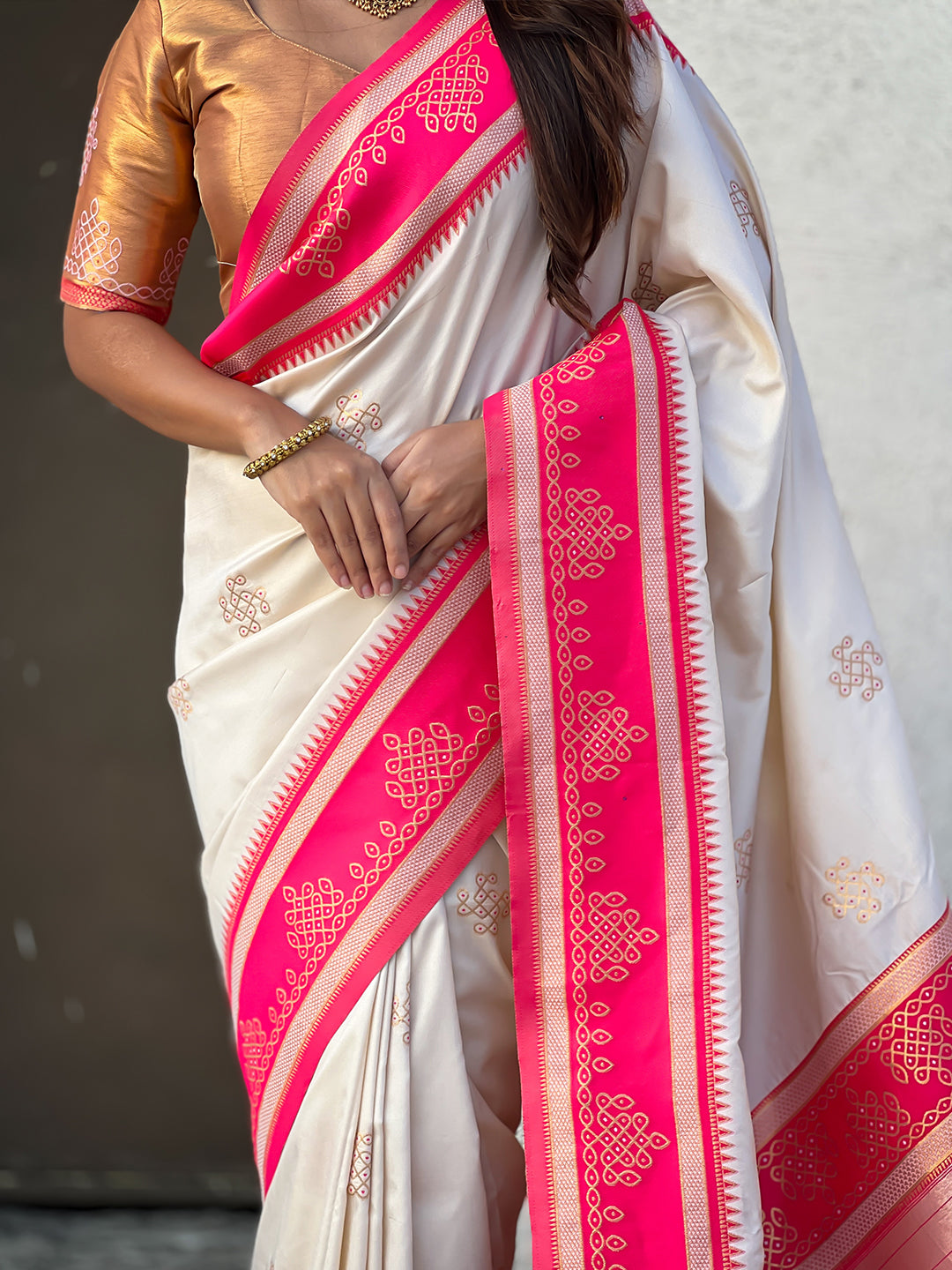 Cream soft silk traditional zari contrast woven saree