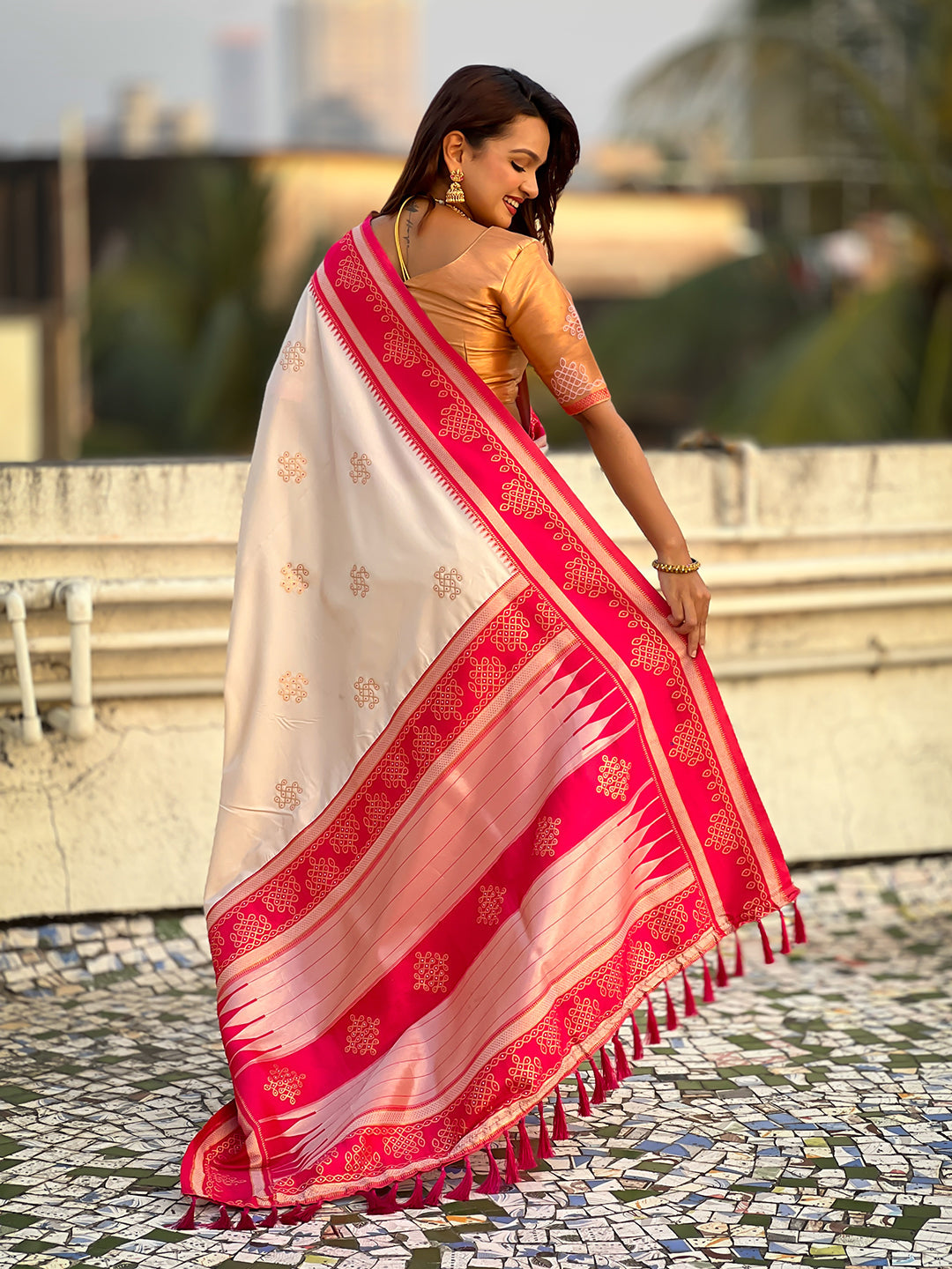 Cream soft silk traditional zari contrast woven saree