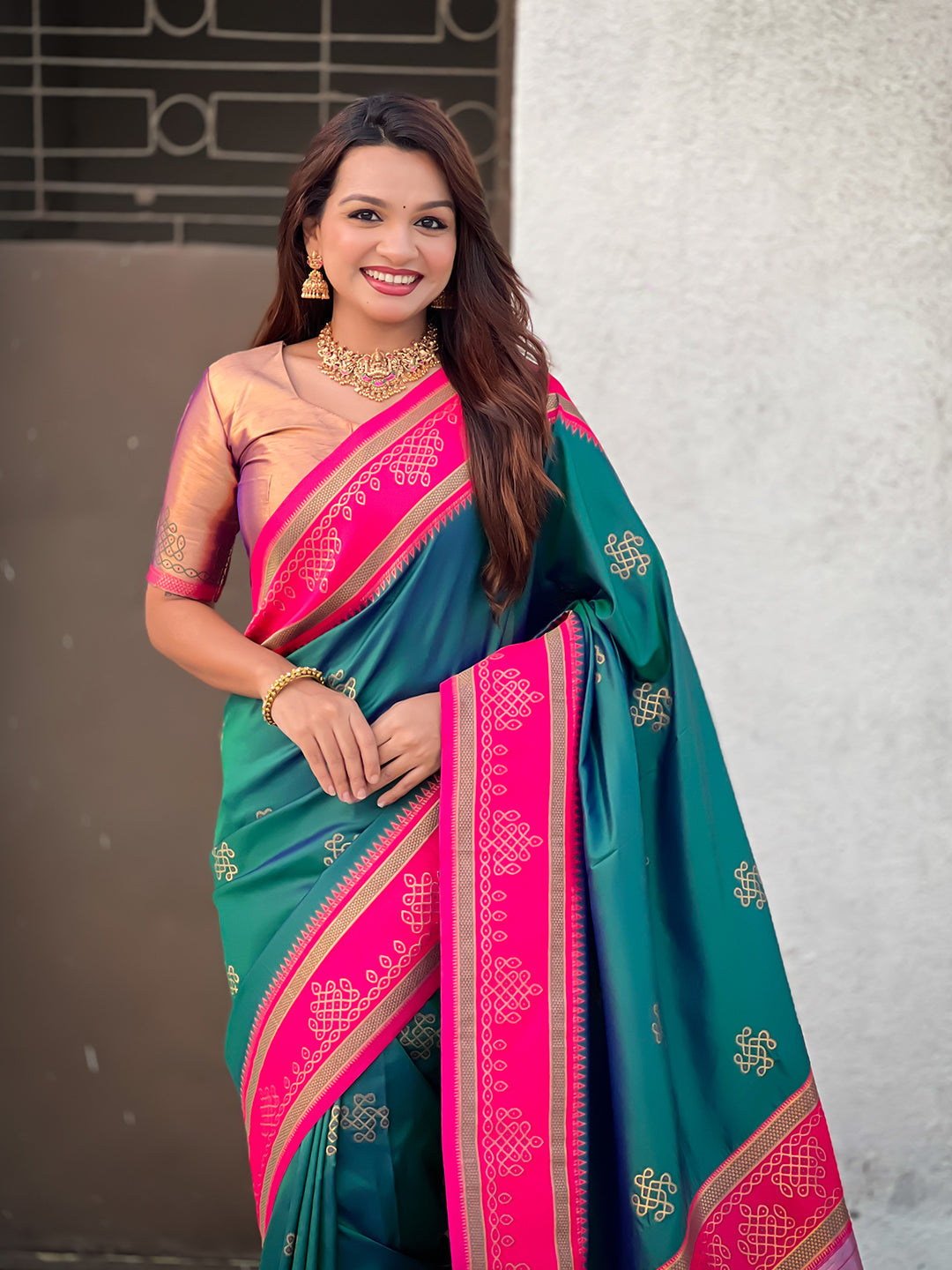 Green soft silk traditional zari contrast woven saree