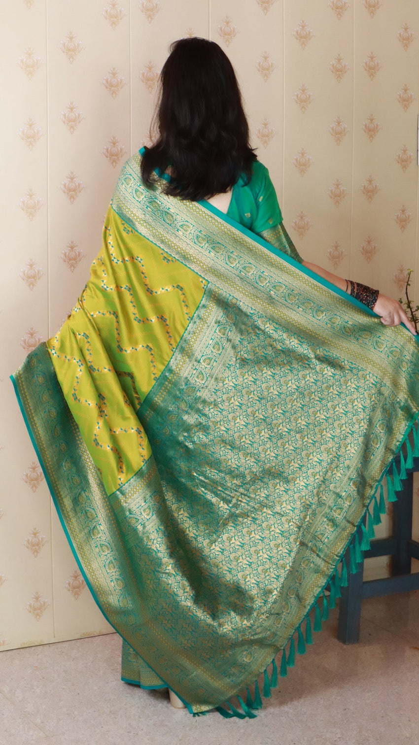 Mehendi green soft silk banarasi zigzag meenakari zari woven saree