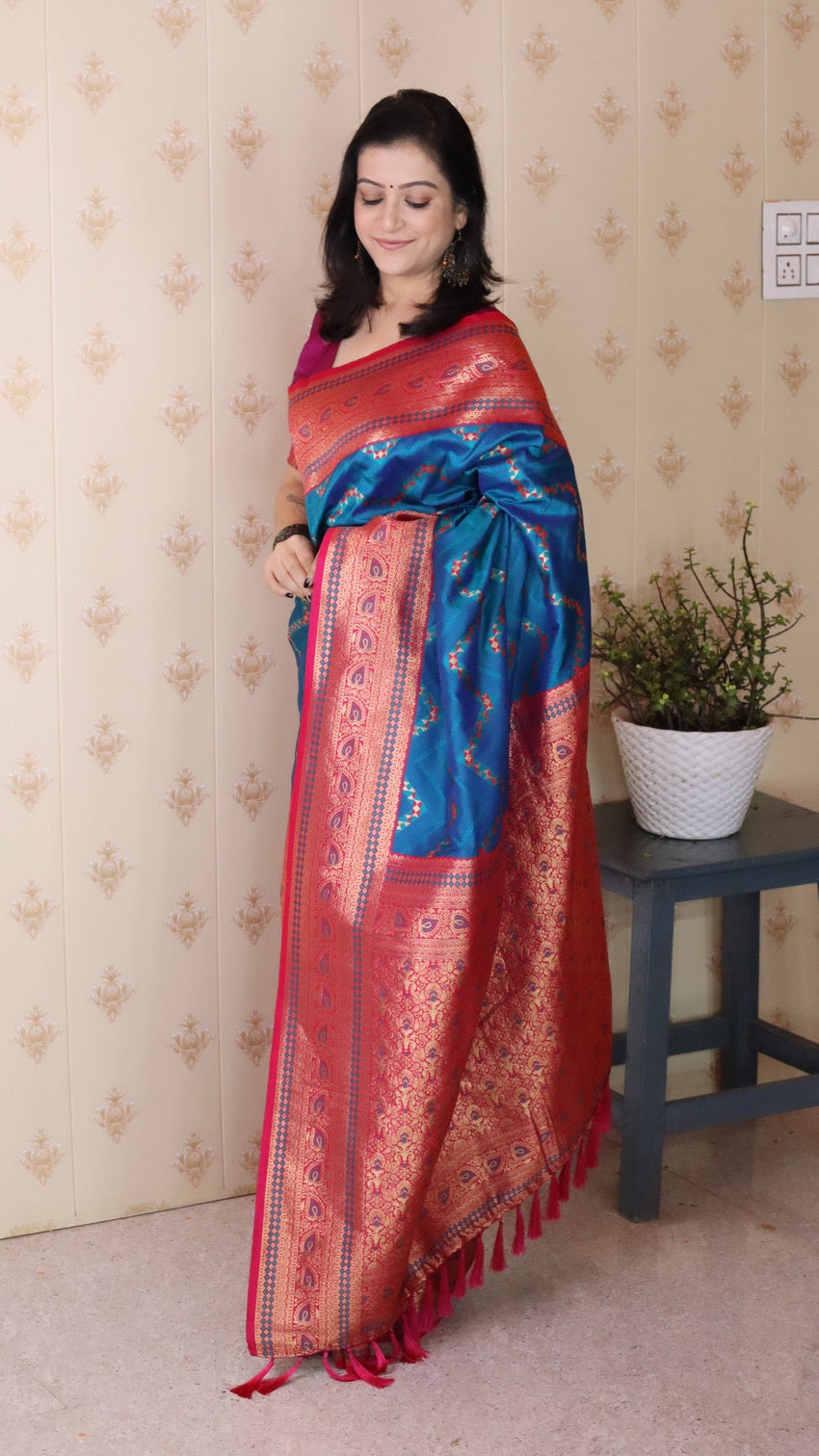 Blue soft silk banarasi zigzag meenakari zari woven saree