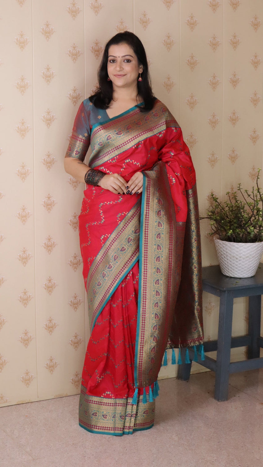 Pink soft silk banarasi zigzag meenakari zari woven saree