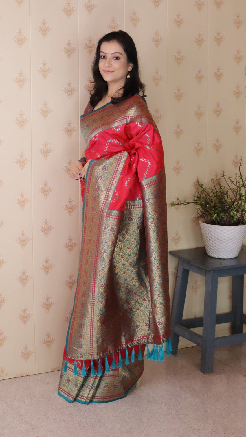 Pink soft silk banarasi zigzag meenakari zari woven saree