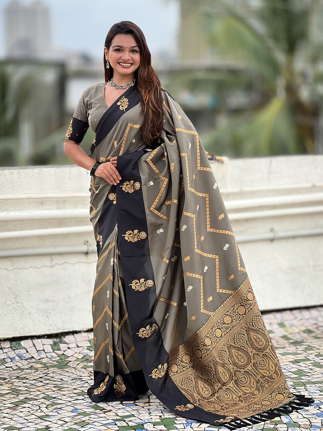 Grey soft silk dusty concept zig zag zari woven saree
