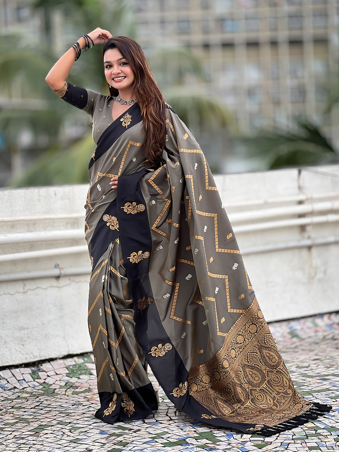 Grey soft silk dusty concept zig zag zari woven saree