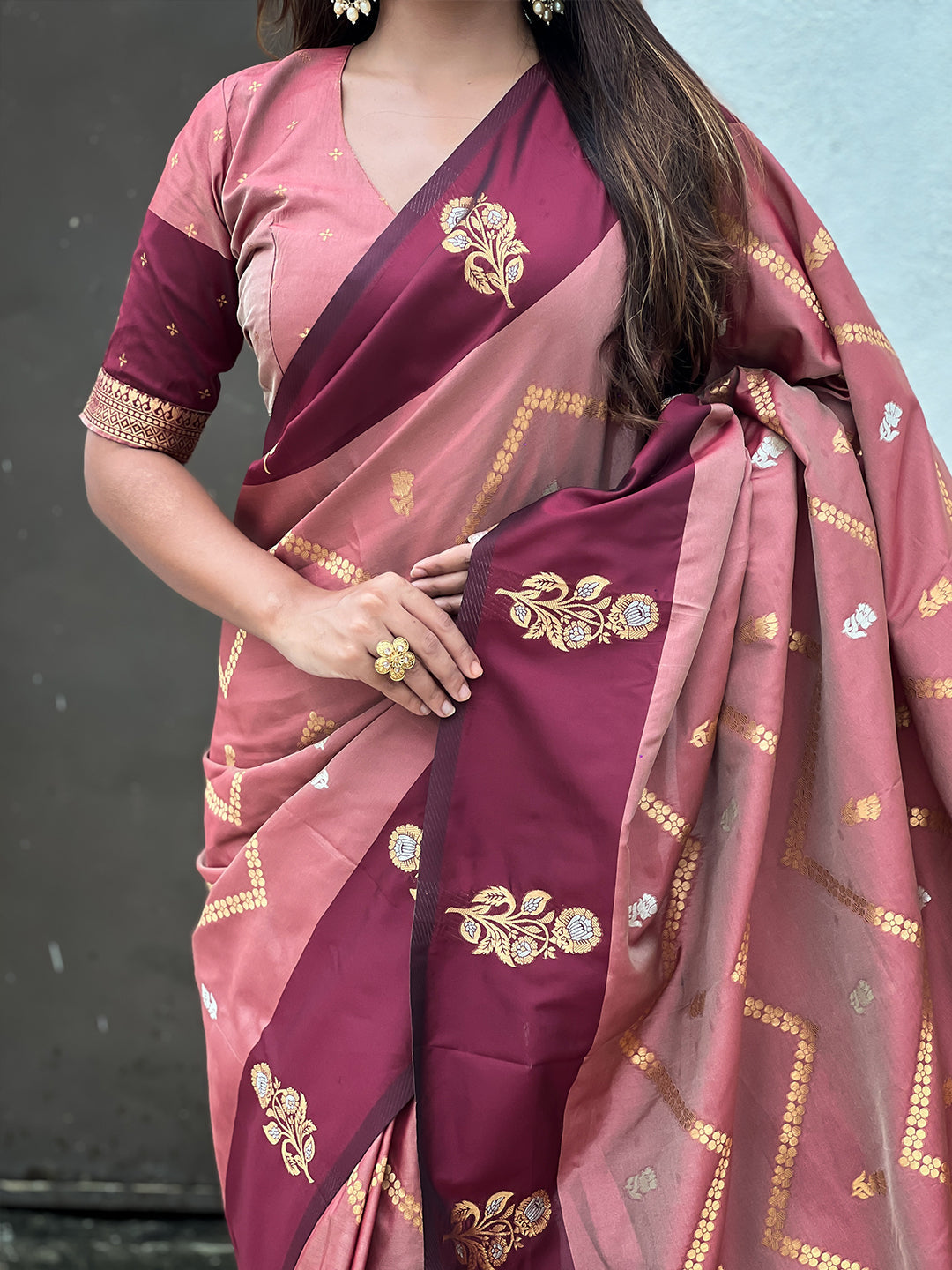 Dusty pink soft silk dusty concept zig zag zari woven saree