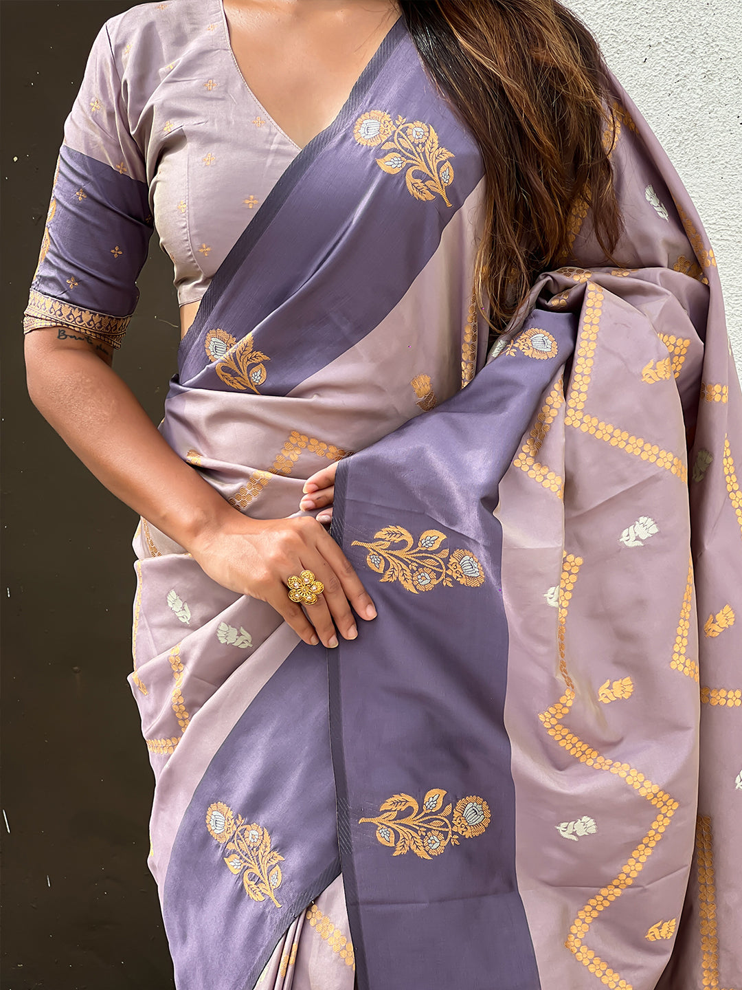 Lavender soft silk dusty concept zig zag zari woven saree