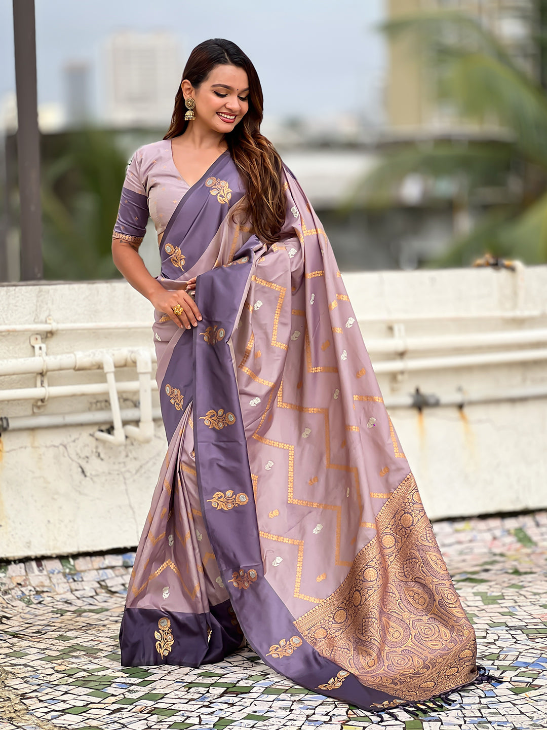 Lavender soft silk dusty concept zig zag zari woven saree