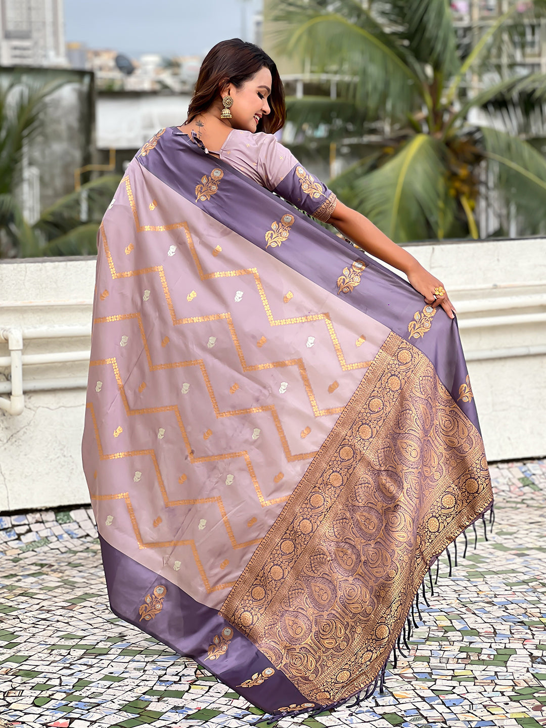 Lavender soft silk dusty concept zig zag zari woven saree