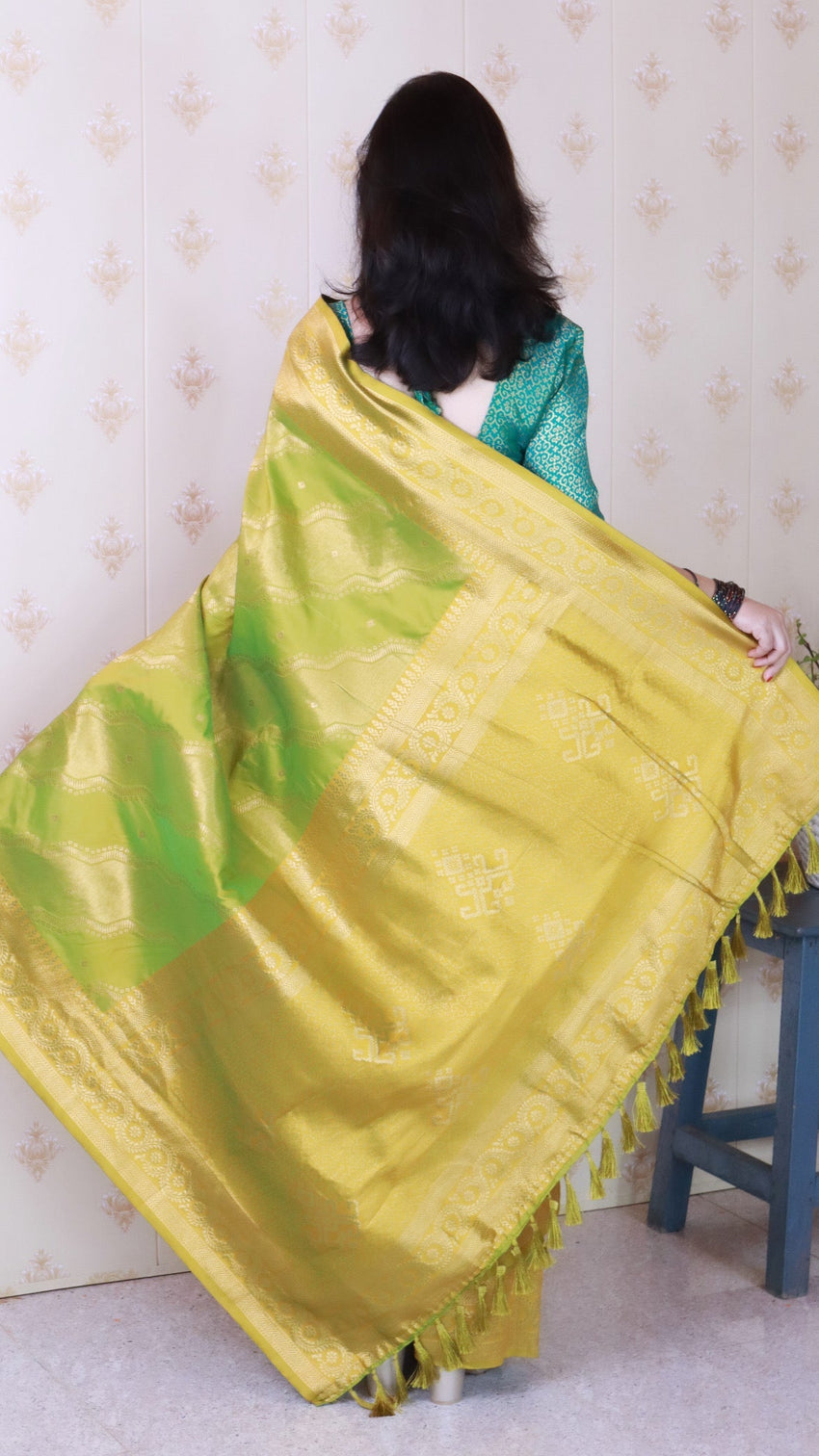 Mehendi green soft silk bandhani leheriya zari woven saree