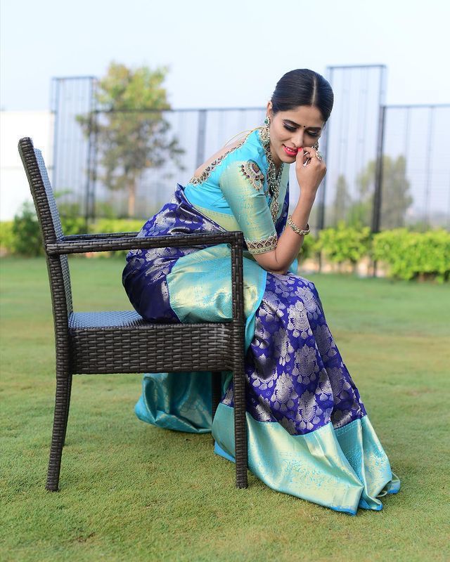 Denouement Blue Soft Banarasi Silk Saree With Glorious Blouse Piece