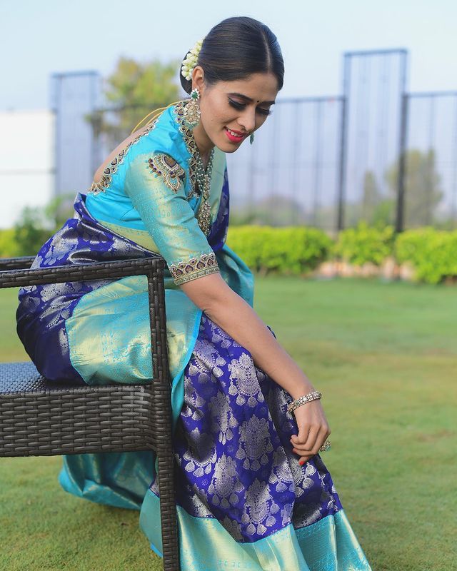 Denouement Blue Soft Banarasi Silk Saree With Glorious Blouse Piece