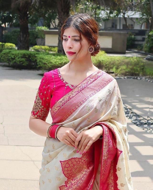 Traditional Beige Soft Silk Saree With Divine Blouse Piece - Mameraa