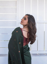 Vestigial Dark Green Soft Silk Saree With Staggering Blouse Piece