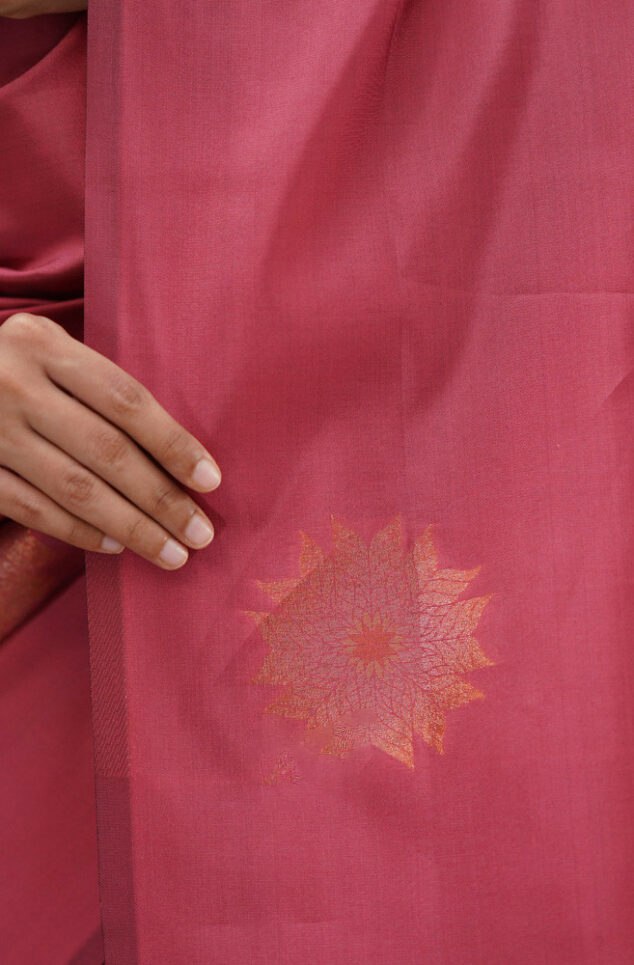 Artistic Pink Soft Silk Saree With Splendiferous  Blouse Piece