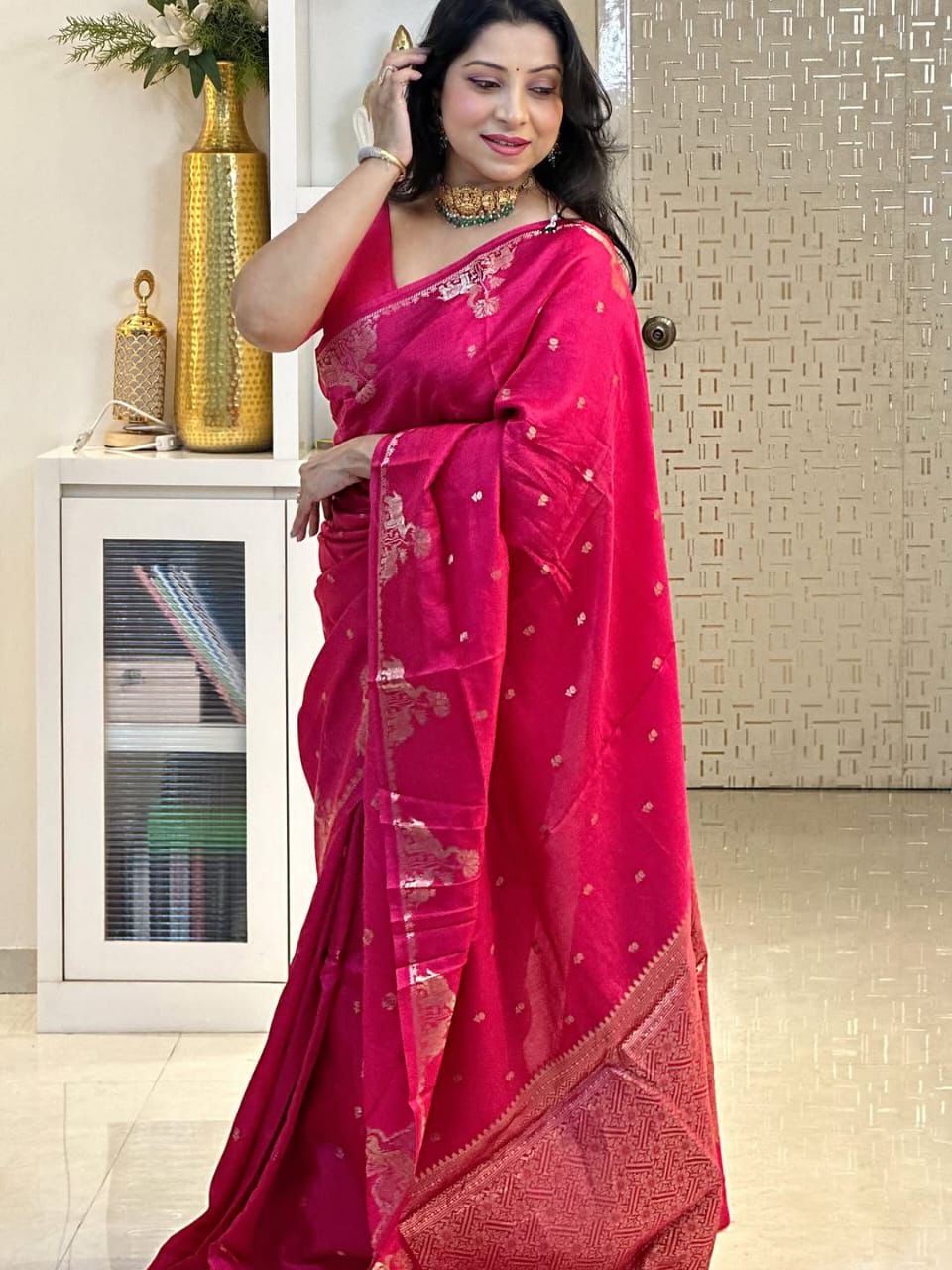 Chatoyant Dark Pink Soft Silk Saree With Profuse Blouse Piece
