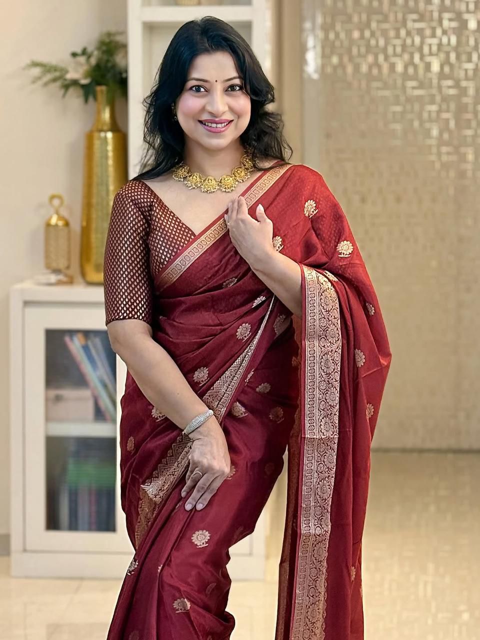 Intricate Maroon Soft Silk Saree With Confounding Blouse Piece