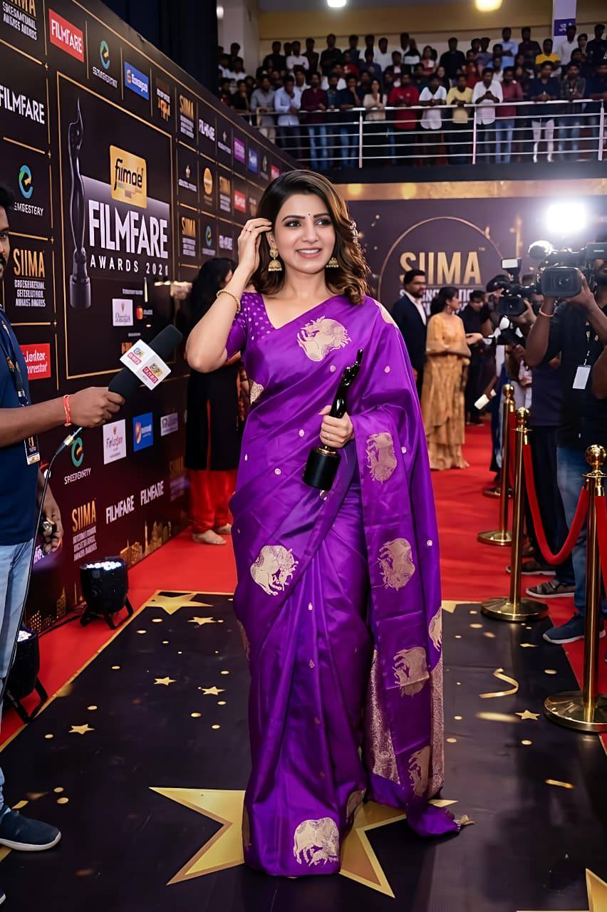 Beleaguer Purple Soft Silk Saree With Flamboyant Blouse Piece