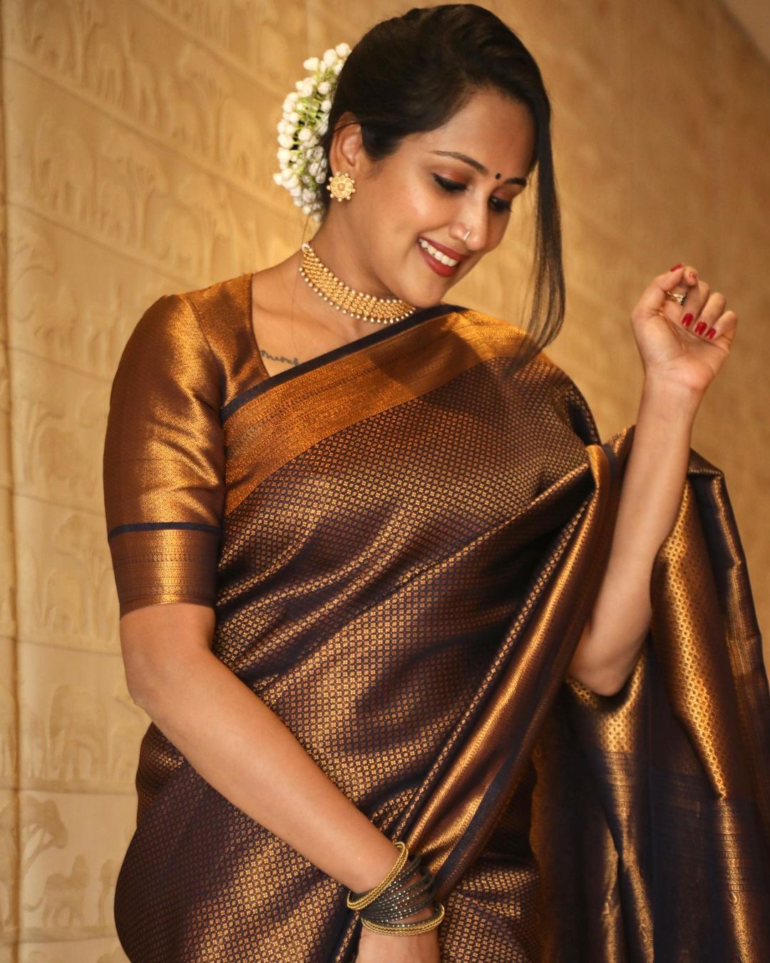 Fantabulous Black Soft Silk Saree with Incomparable Blouse Piece - Mameraa