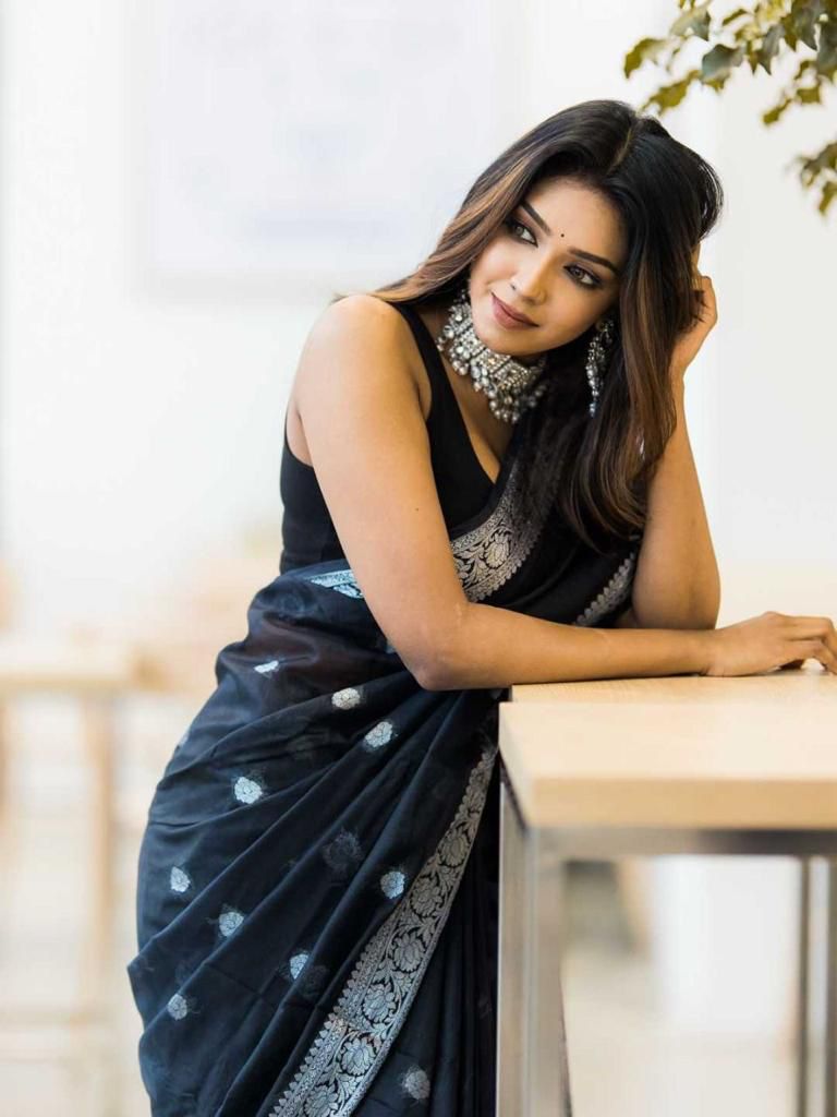 Nemesis Black Soft Silk Saree With Artistic Blouse Piece